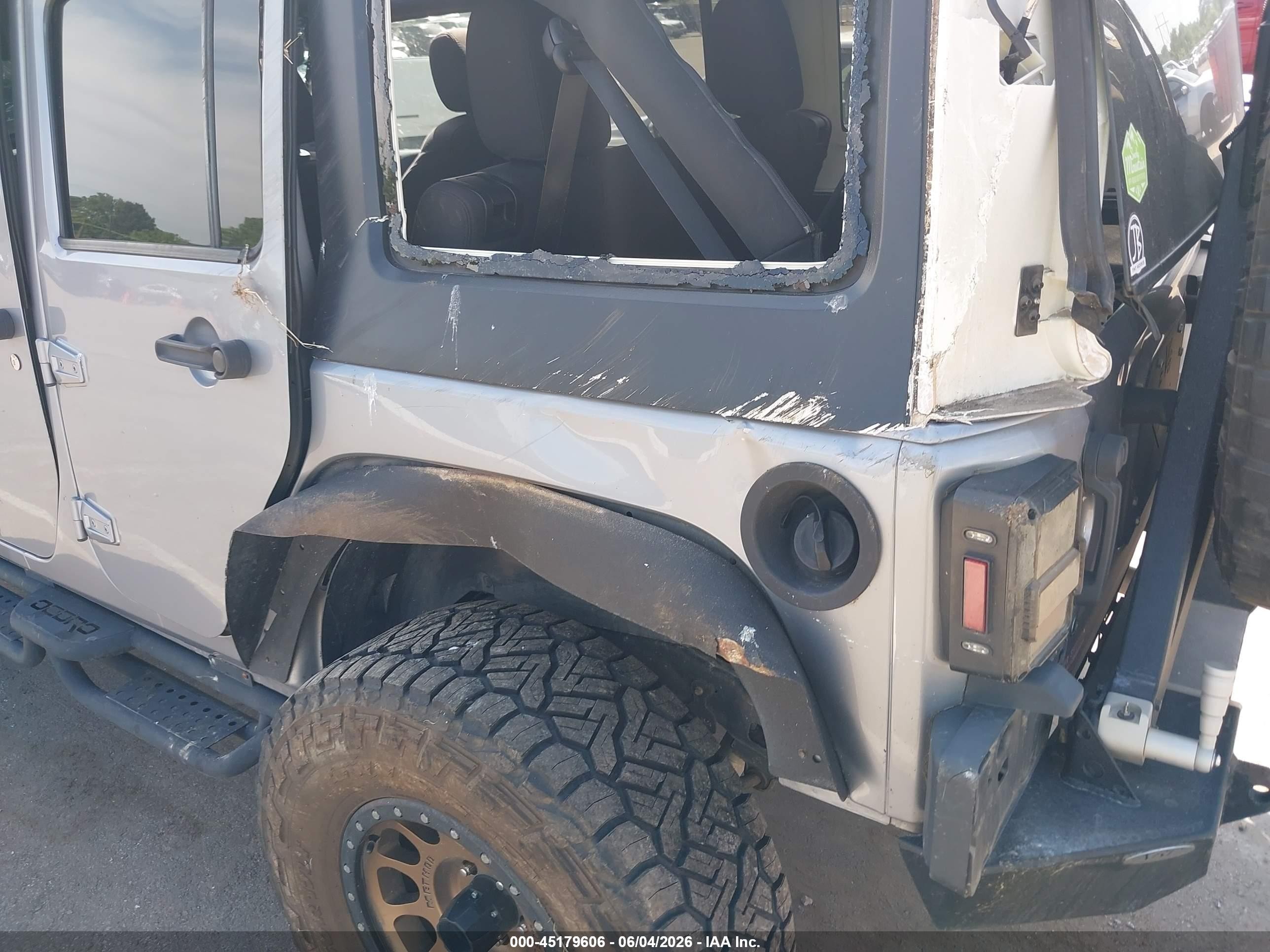 2014 Jeep Wrangler Unlimited Sport Gray vin: 1C4BJWDG9EL120577