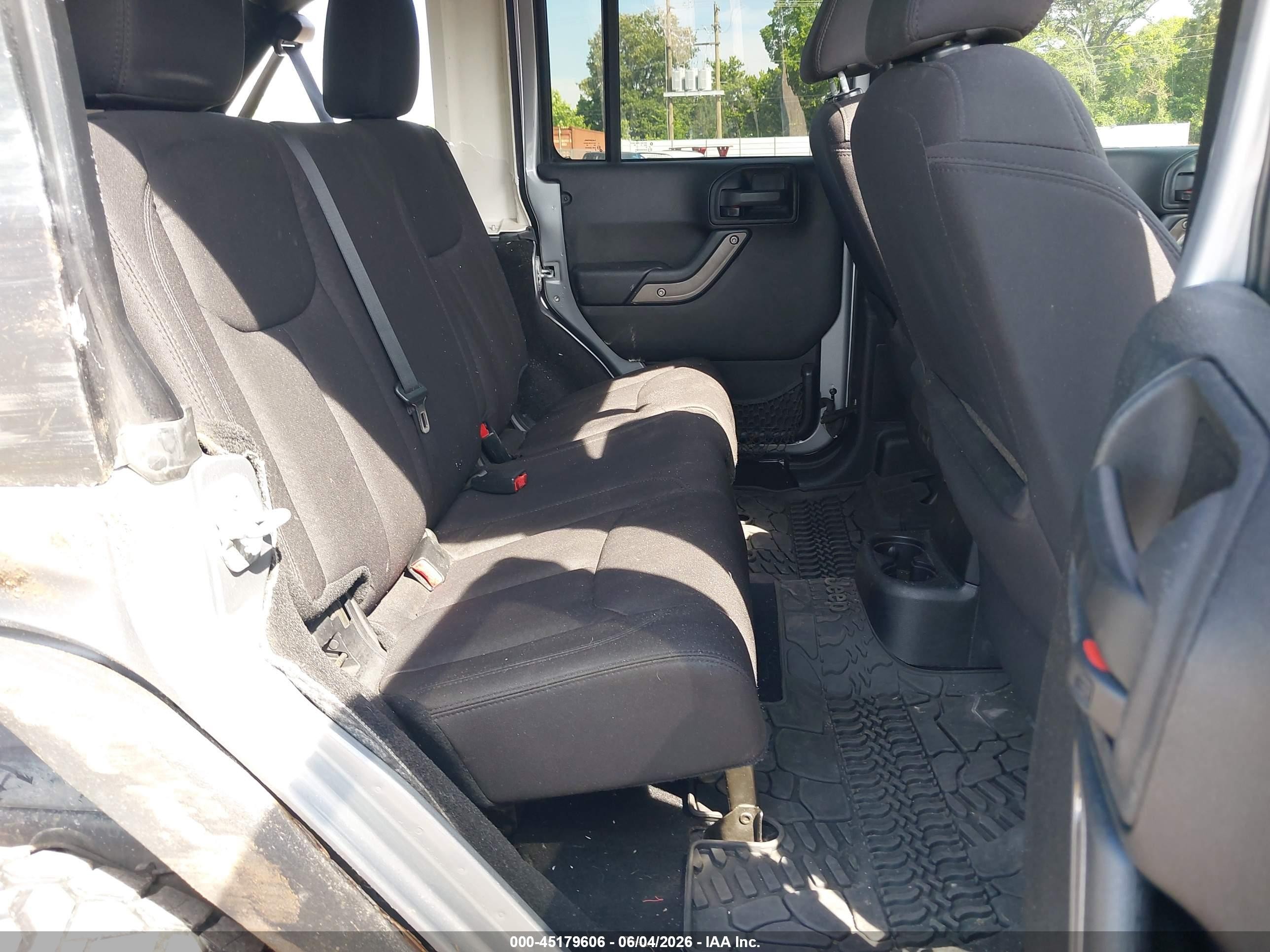 2014 Jeep Wrangler Unlimited Sport Gray vin: 1C4BJWDG9EL120577