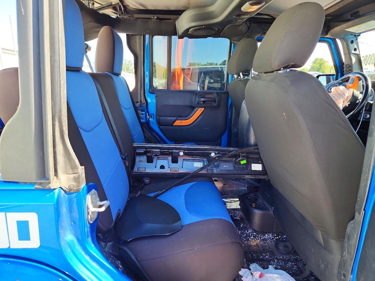 2014 Jeep Wrangler Unlimited Sport Blue vin: 1C4BJWDG9EL165440