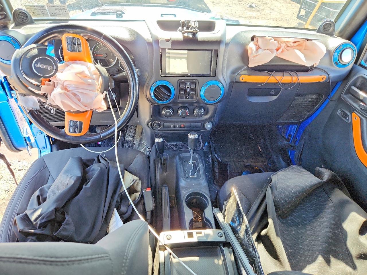 2014 Jeep Wrangler Unlimited Sport Blue vin: 1C4BJWDG9EL165440