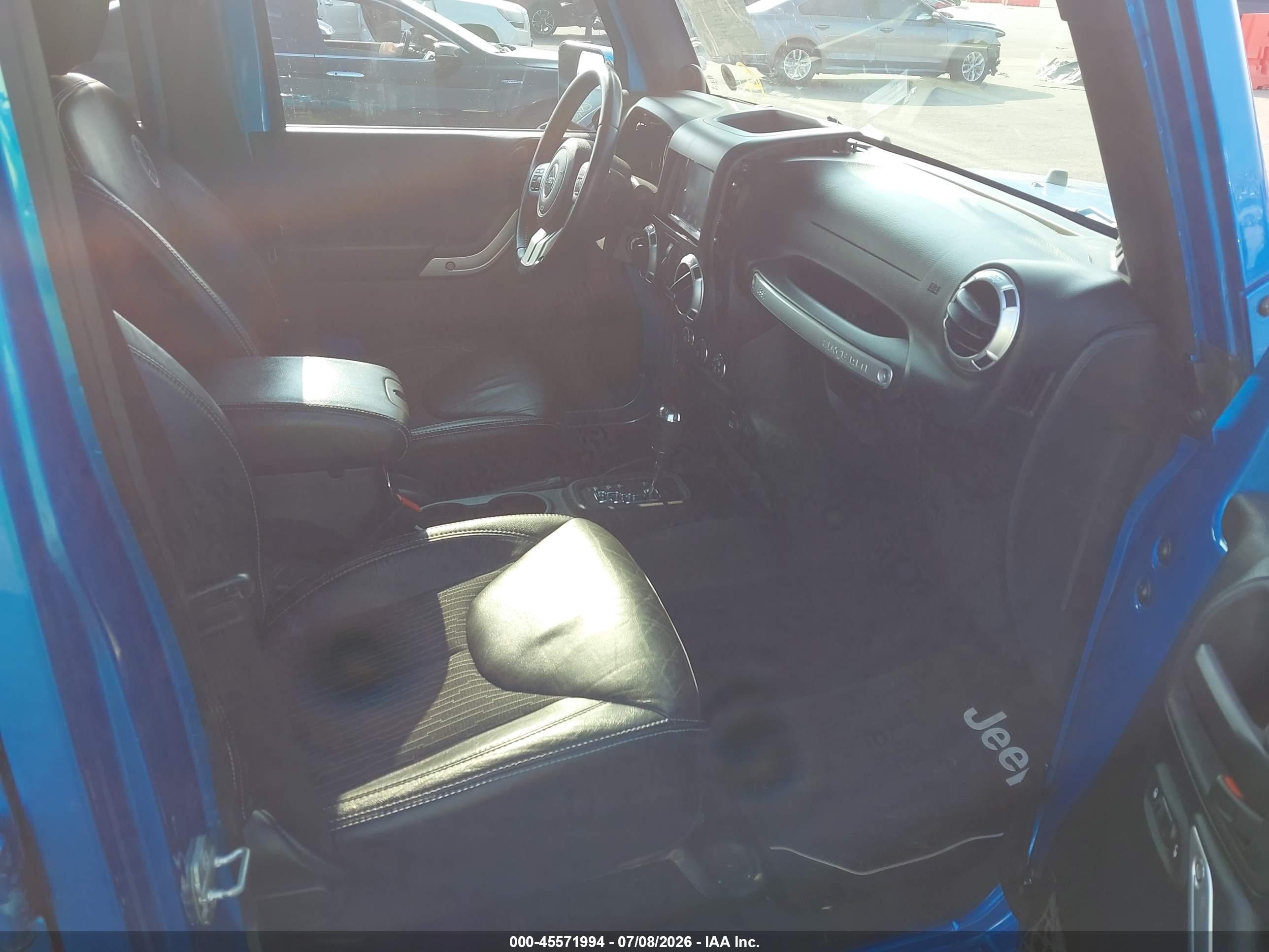 2014 Jeep Wrangler Unlimited Freedom Edition Blue vin: 1C4BJWDG9EL202177