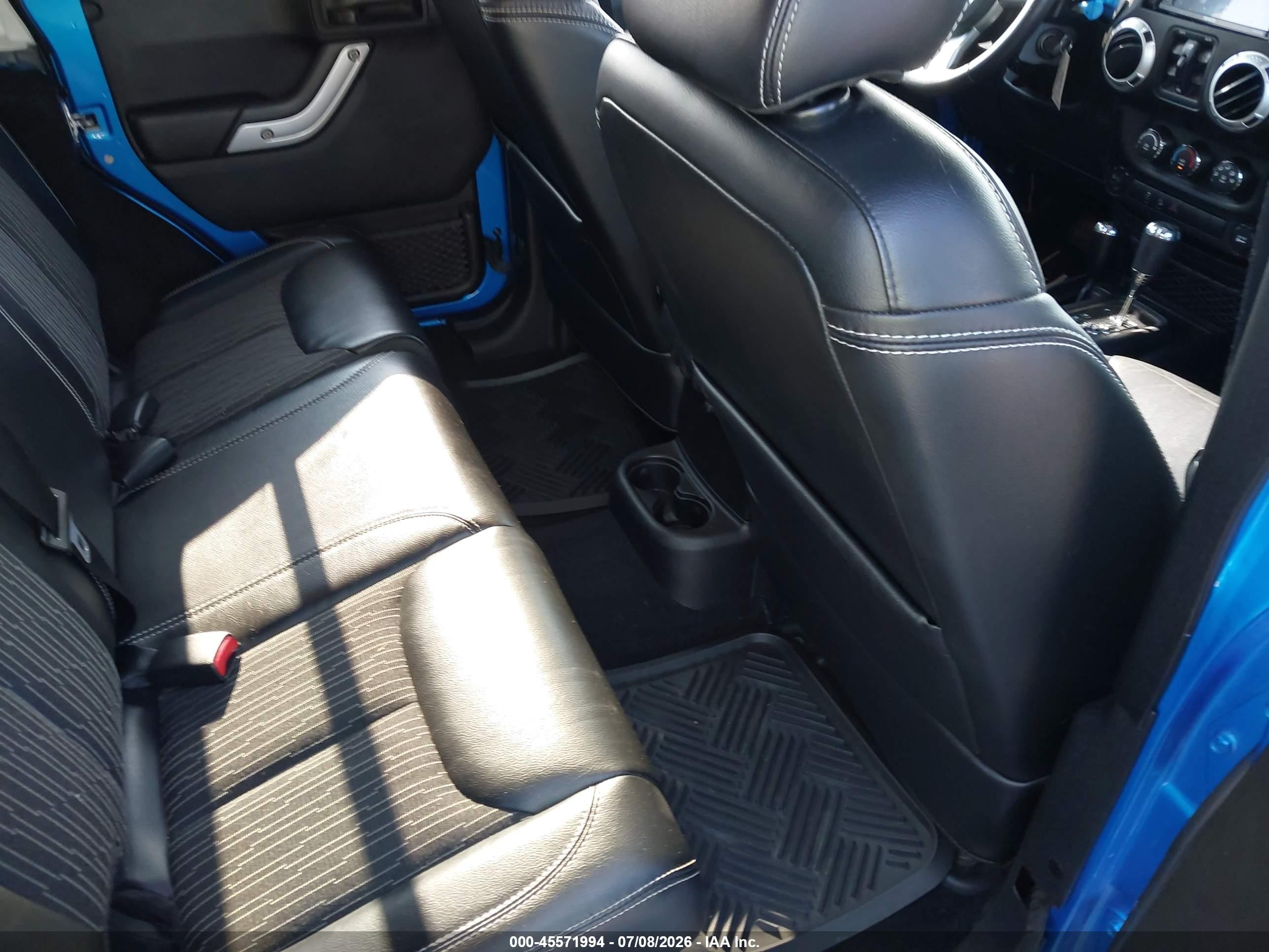 2014 Jeep Wrangler Unlimited Freedom Edition Blue vin: 1C4BJWDG9EL202177