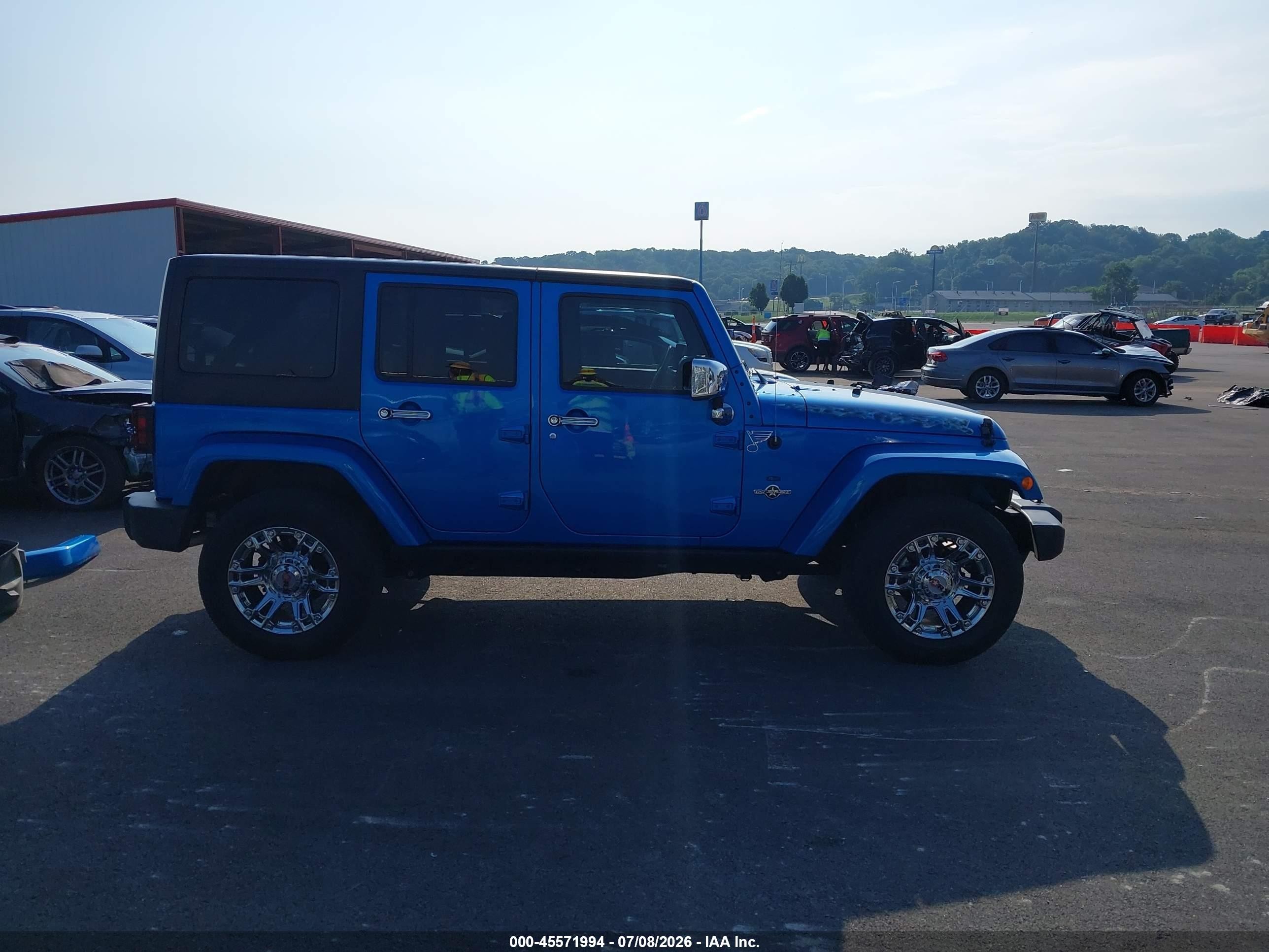 2014 Jeep Wrangler Unlimited Freedom Edition Blue vin: 1C4BJWDG9EL202177