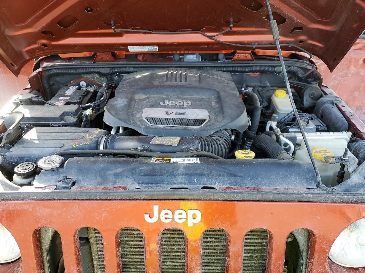 2014 Jeep Wrangler Unlimited Sport Оранжевый vin: 1C4BJWDG9EL202650