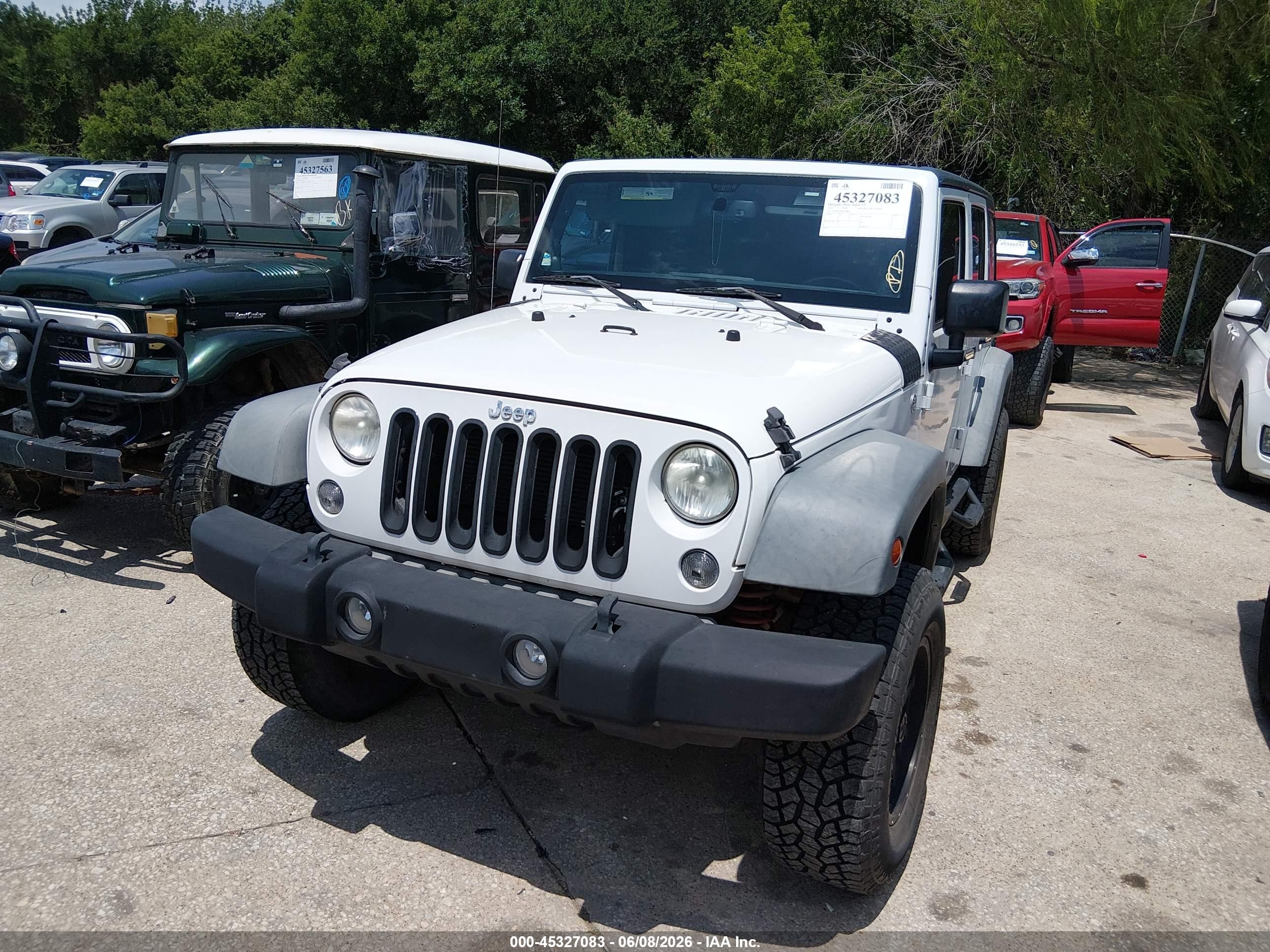 2014 Jeep Wrangler Unlimited Sport White vin: 1C4BJWDG9EL218802