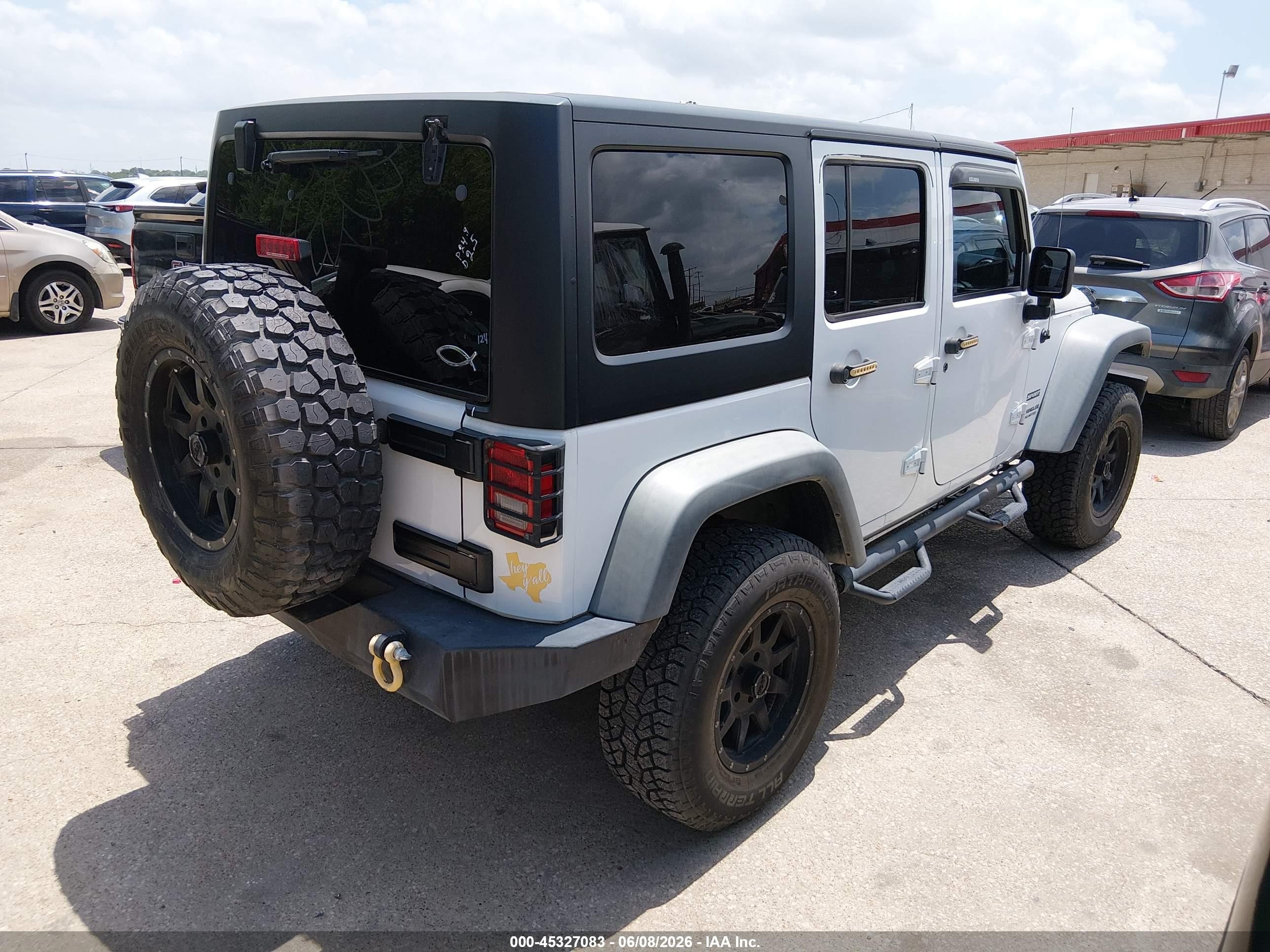 2014 Jeep Wrangler Unlimited Sport White vin: 1C4BJWDG9EL218802