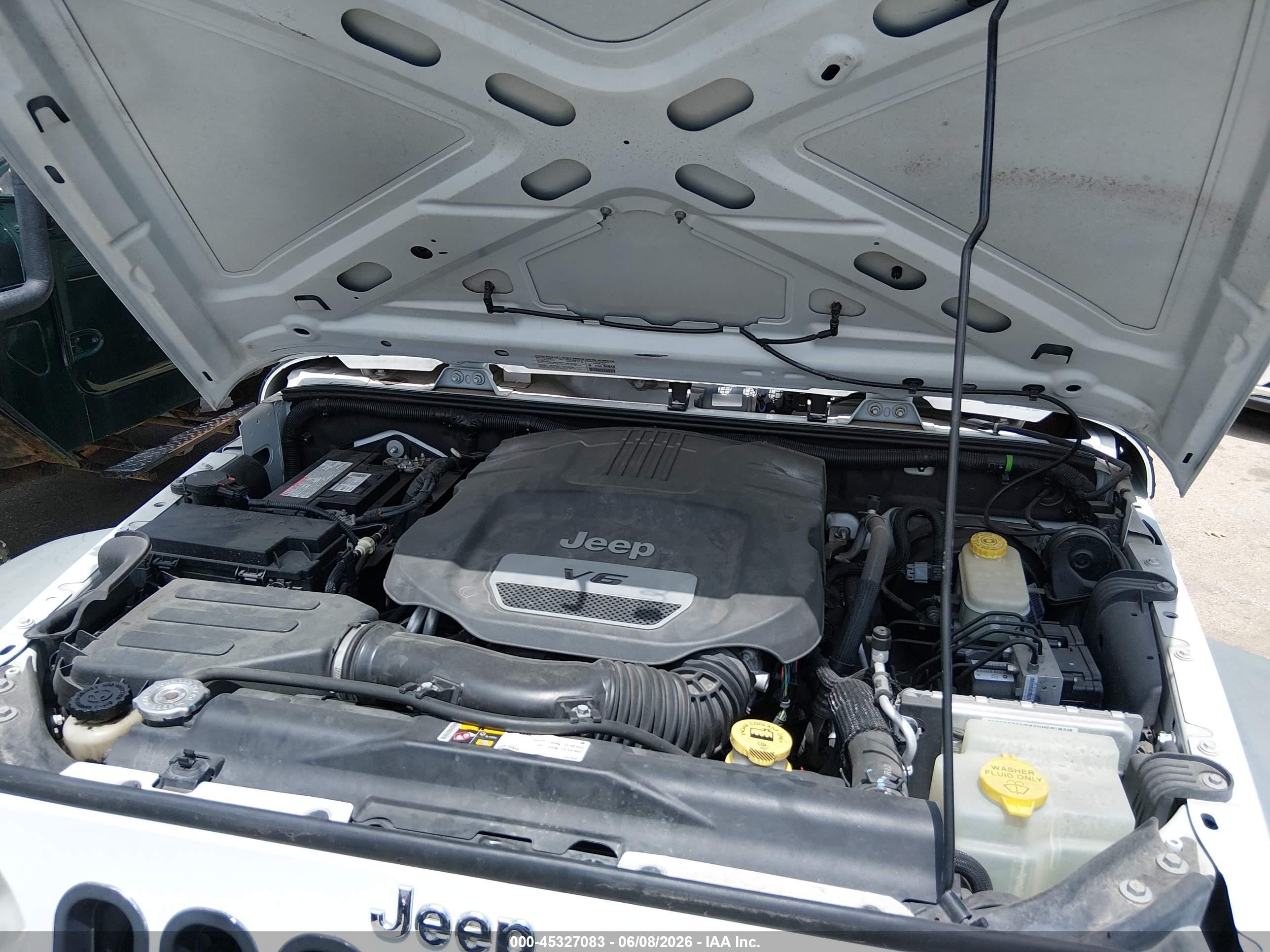 2014 Jeep Wrangler Unlimited Sport White vin: 1C4BJWDG9EL218802
