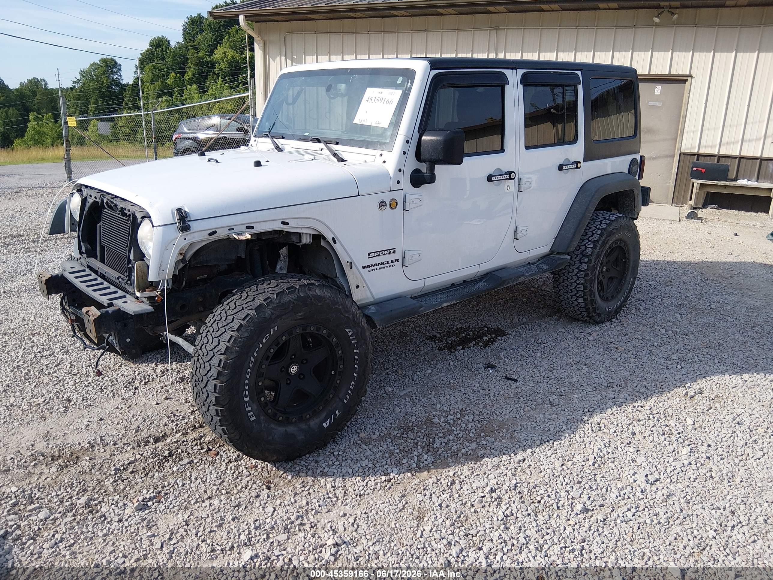 2014 Jeep Wrangler Unlimited Sport White vin: 1C4BJWDG9EL280720