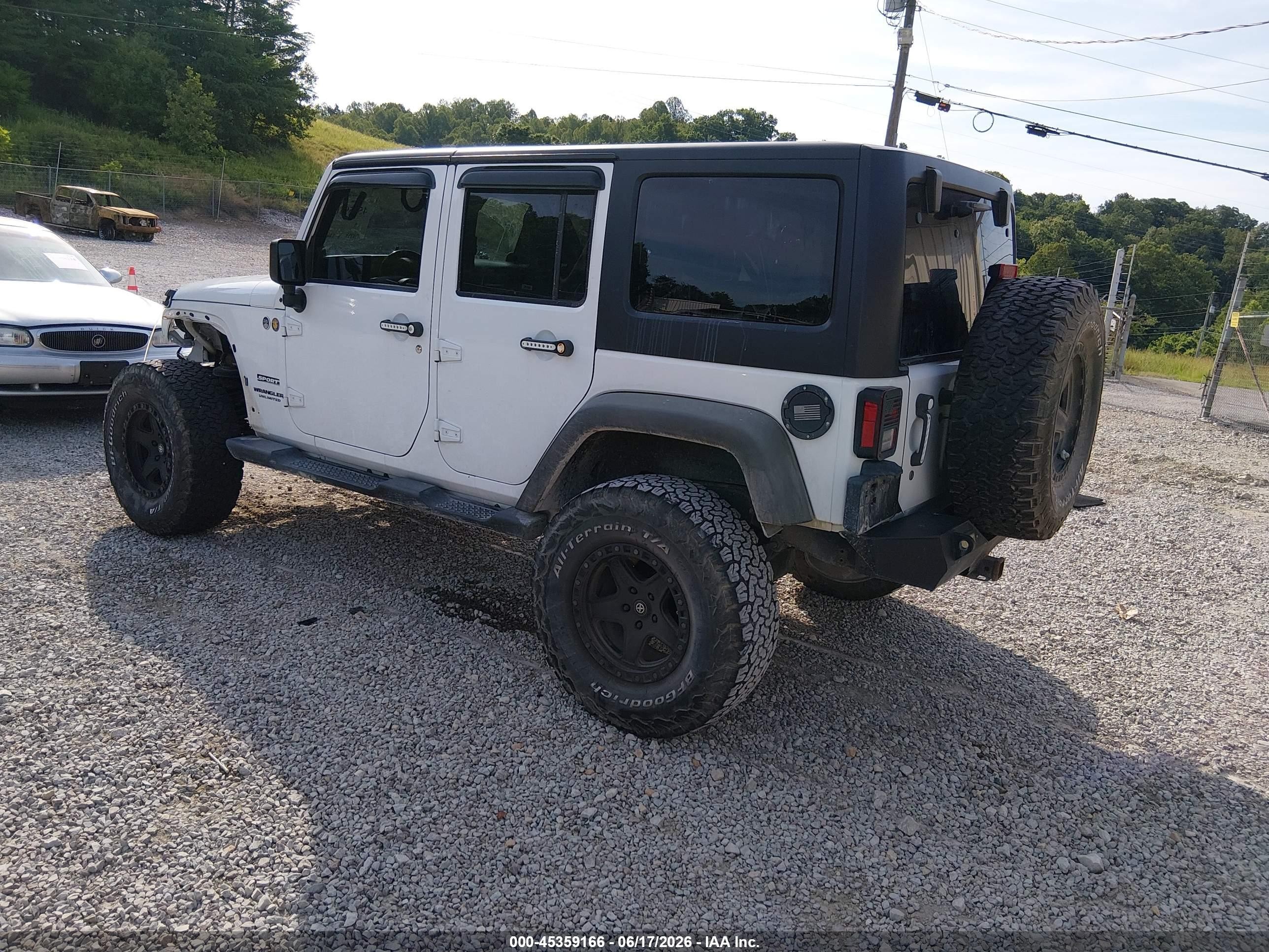 2014 Jeep Wrangler Unlimited Sport White vin: 1C4BJWDG9EL280720