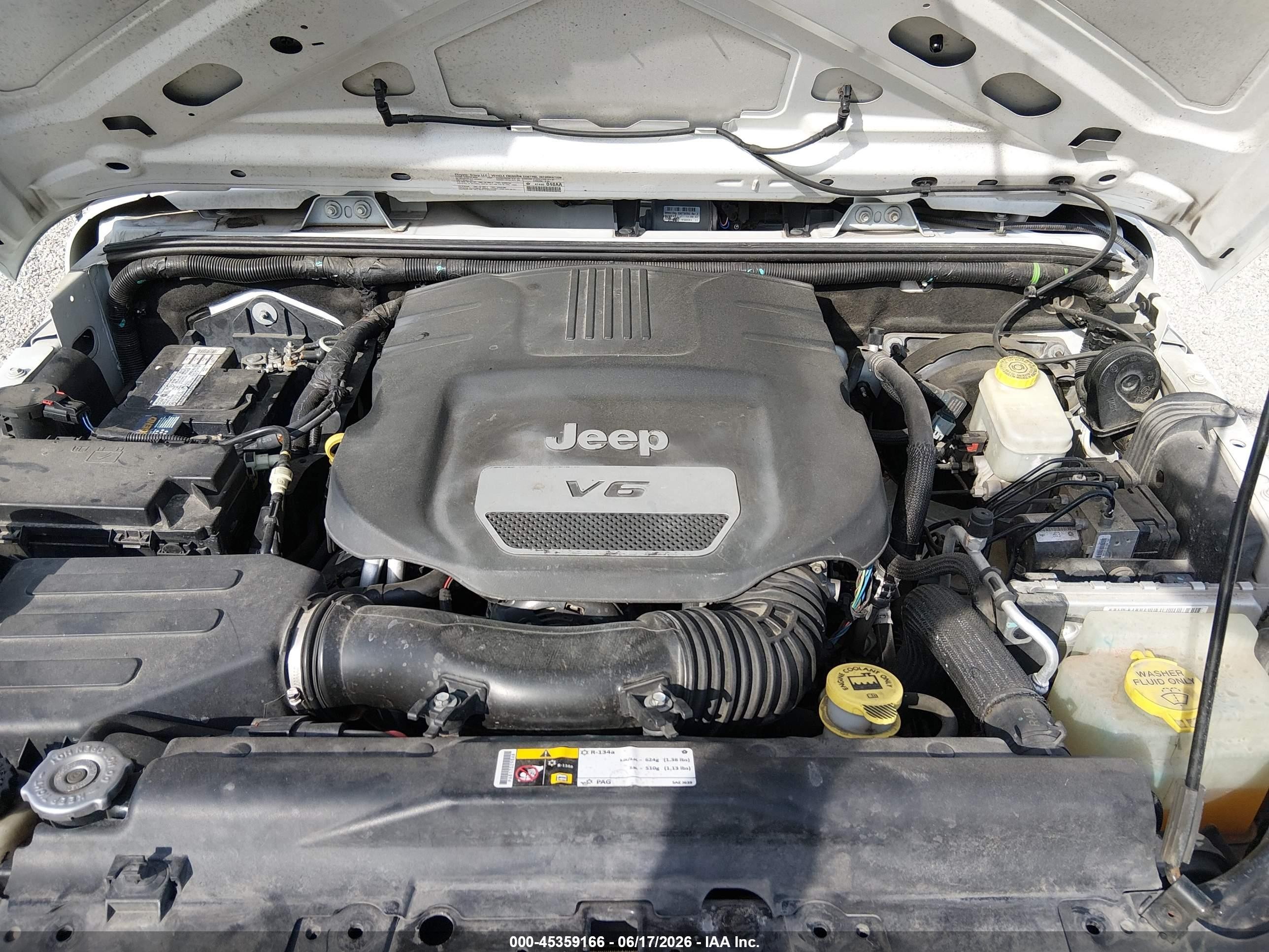 2014 Jeep Wrangler Unlimited Sport White vin: 1C4BJWDG9EL280720