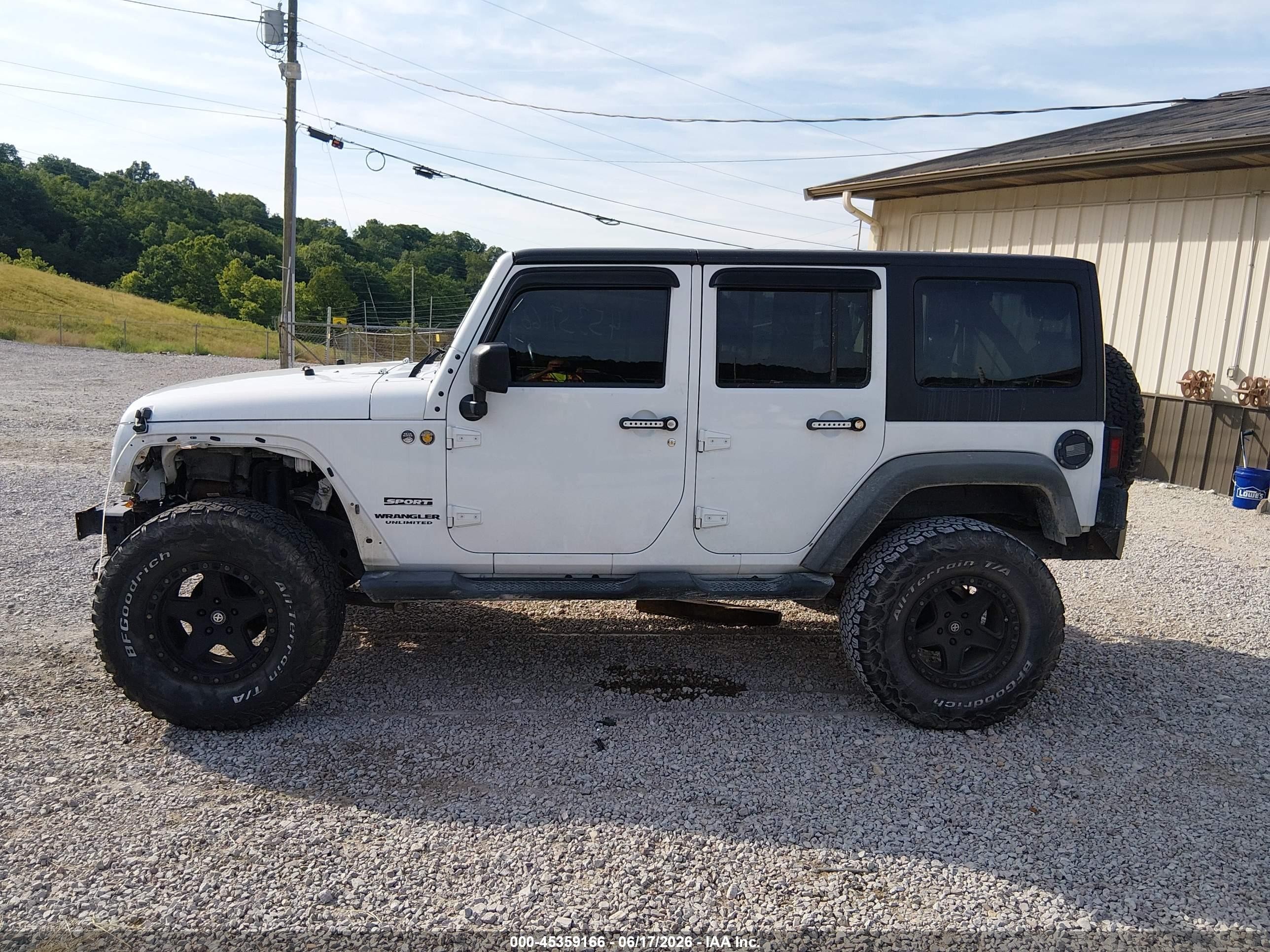 2014 Jeep Wrangler Unlimited Sport White vin: 1C4BJWDG9EL280720