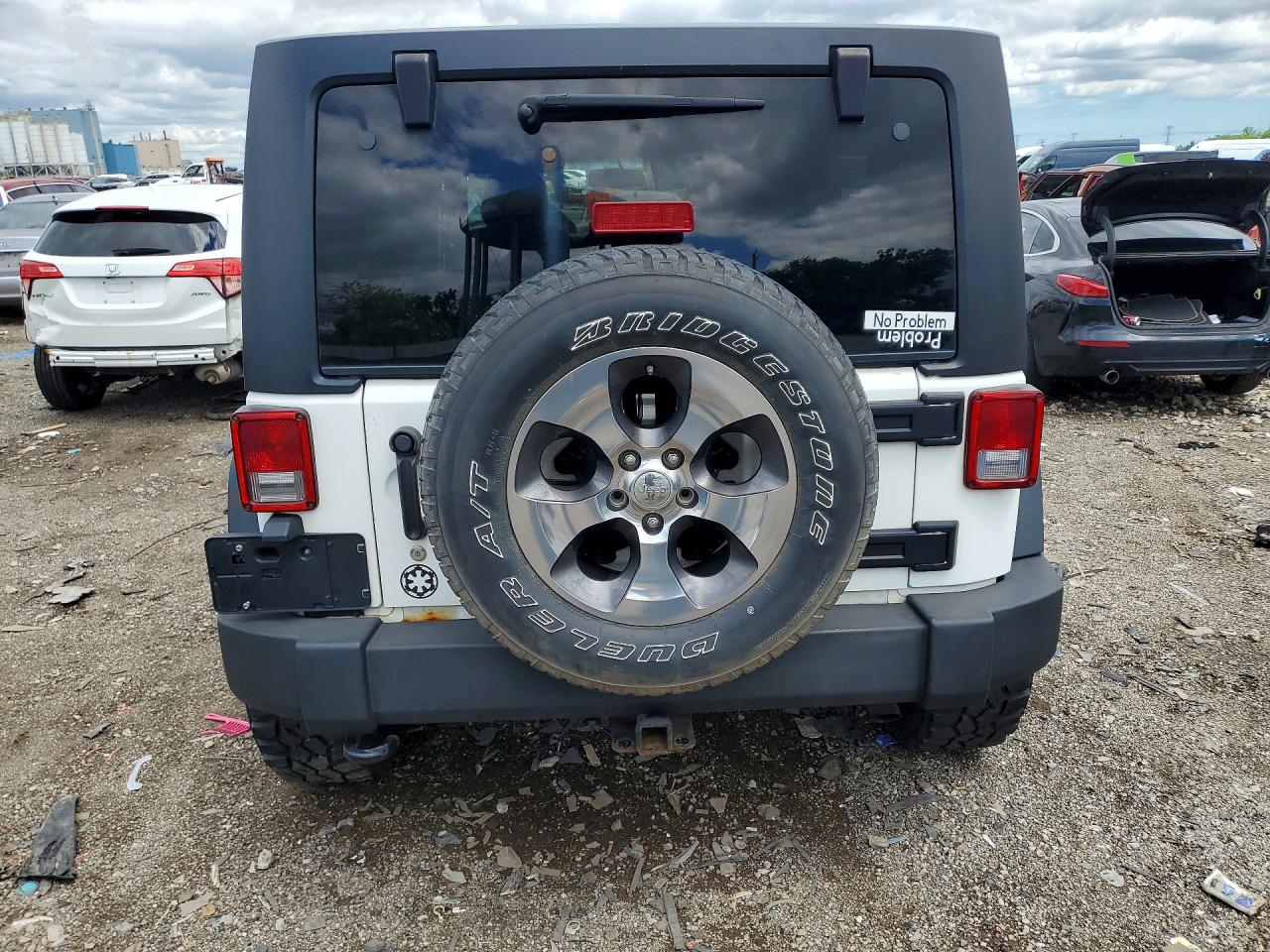 2015 Jeep Wrangler Unlimited Sport White vin: 1C4BJWDG9FL528885