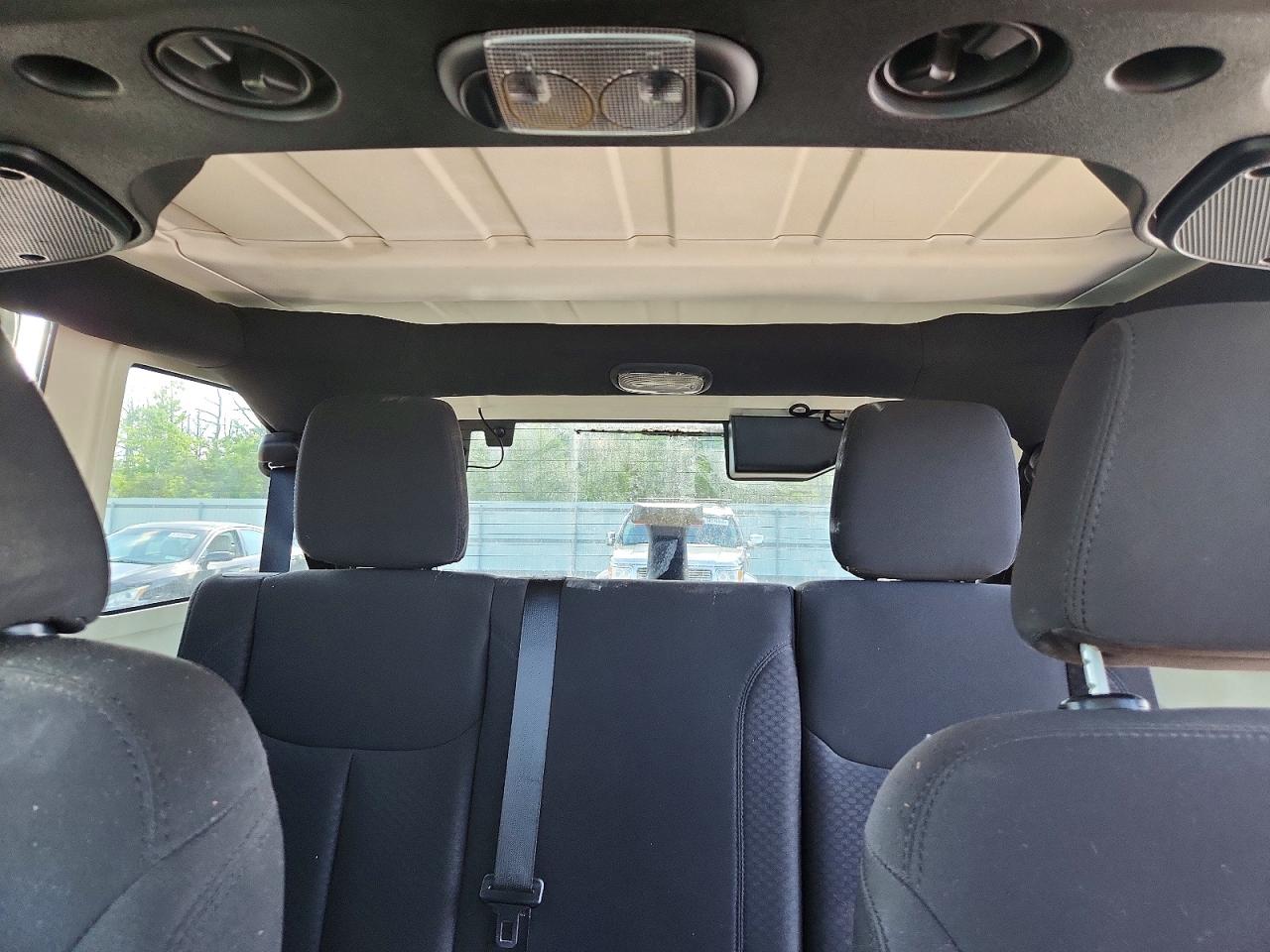 2015 Jeep Wrangler Unlimited Sport Серый vin: 1C4BJWDG9FL556539
