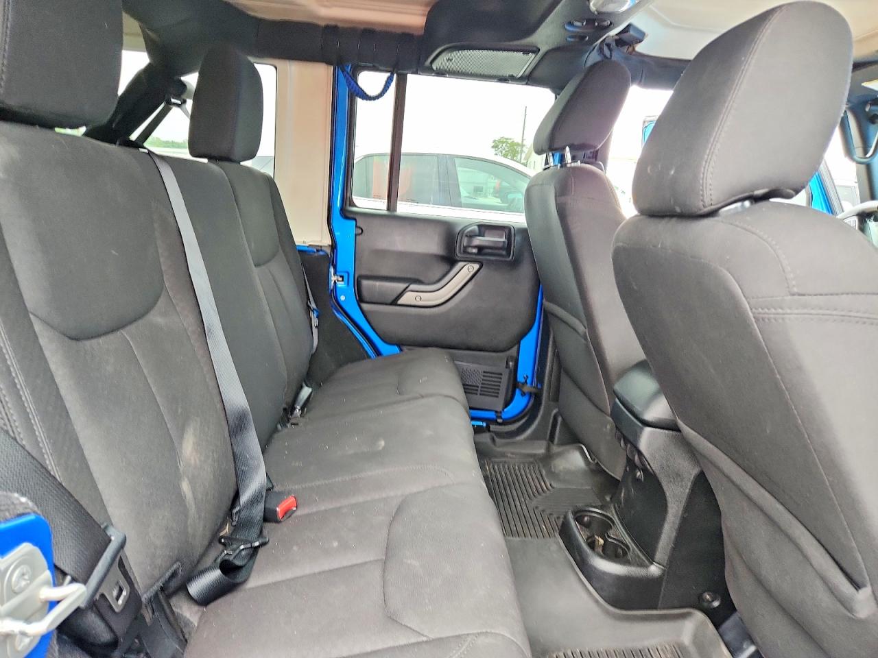 2015 Jeep Wrangler Unlimited Sport Blue vin: 1C4BJWDG9FL675966