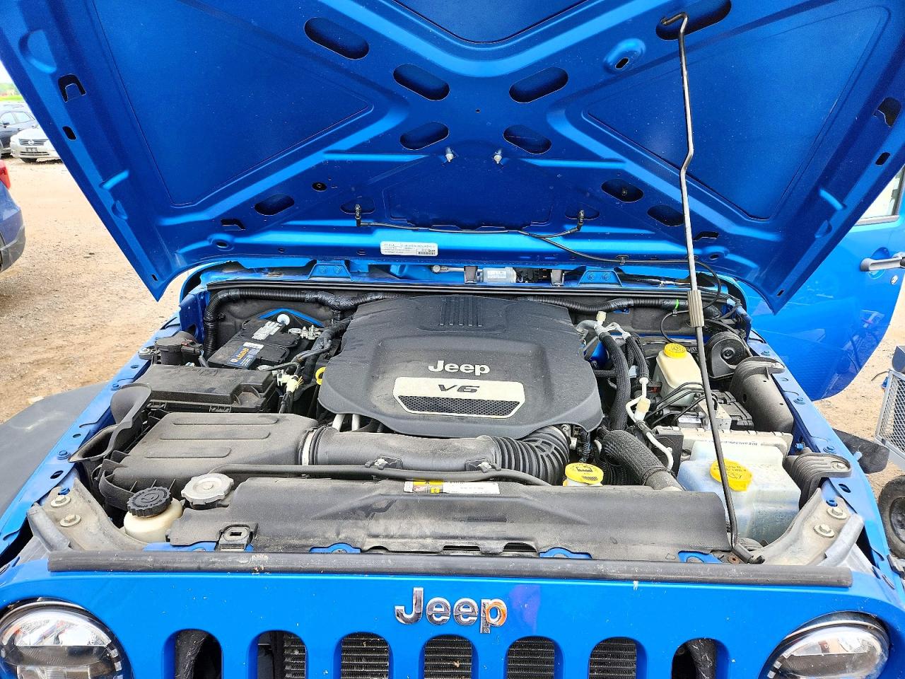 2015 Jeep Wrangler Unlimited Sport Blue vin: 1C4BJWDG9FL675966