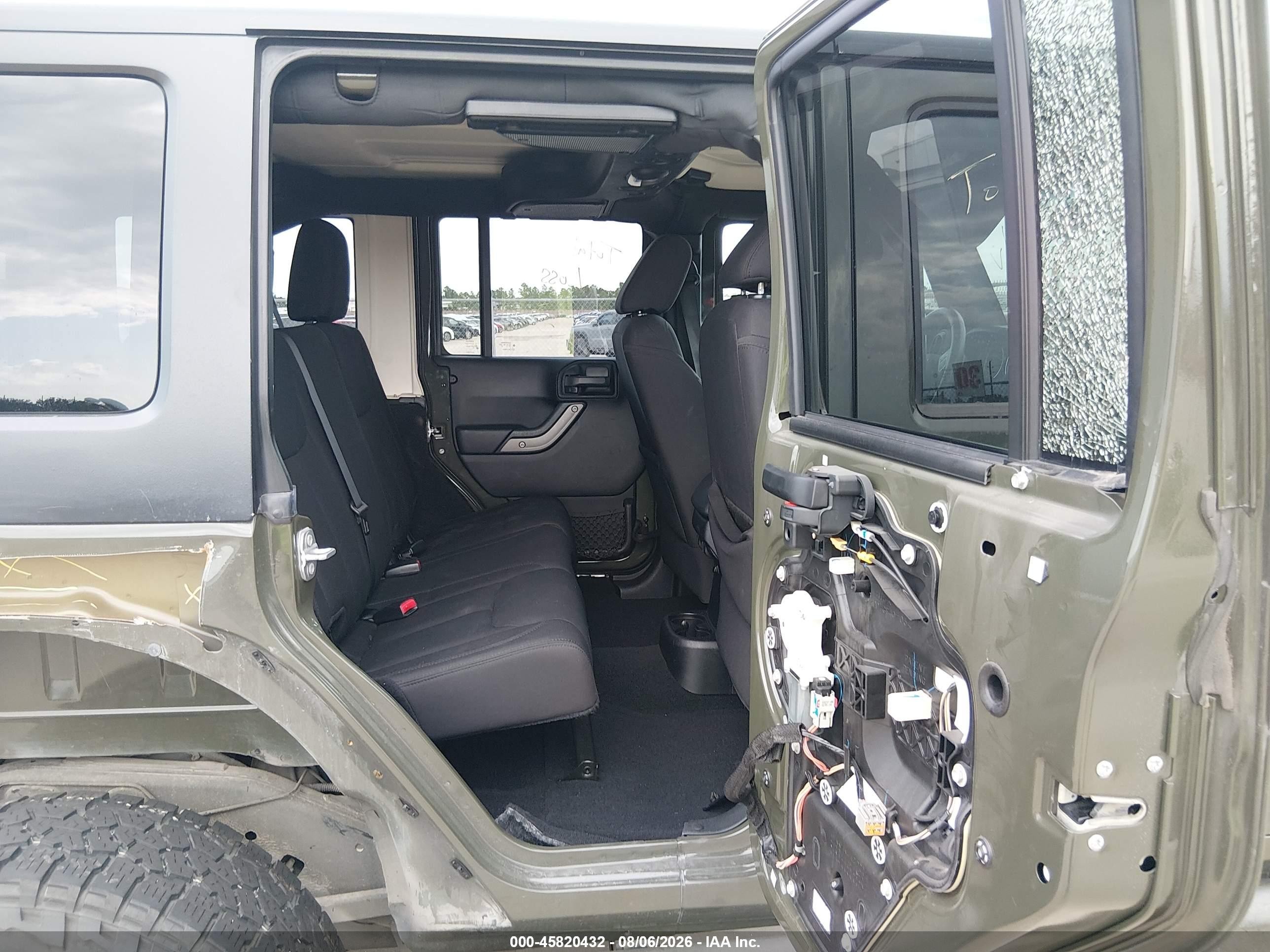 2015 Jeep Wrangler Unlimited Sport Green vin: 1C4BJWDG9FL676860