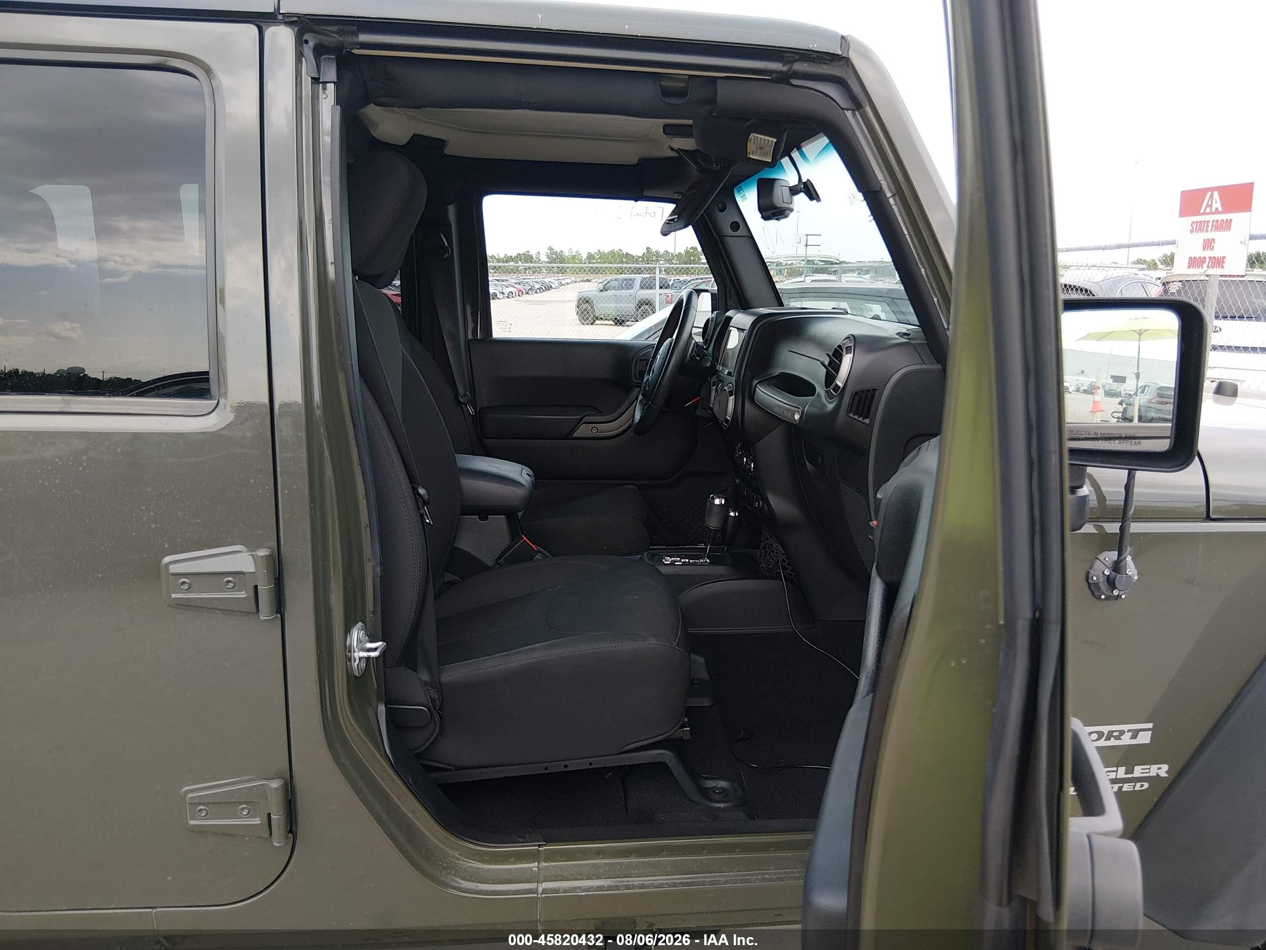 2015 Jeep Wrangler Unlimited Sport Green vin: 1C4BJWDG9FL676860