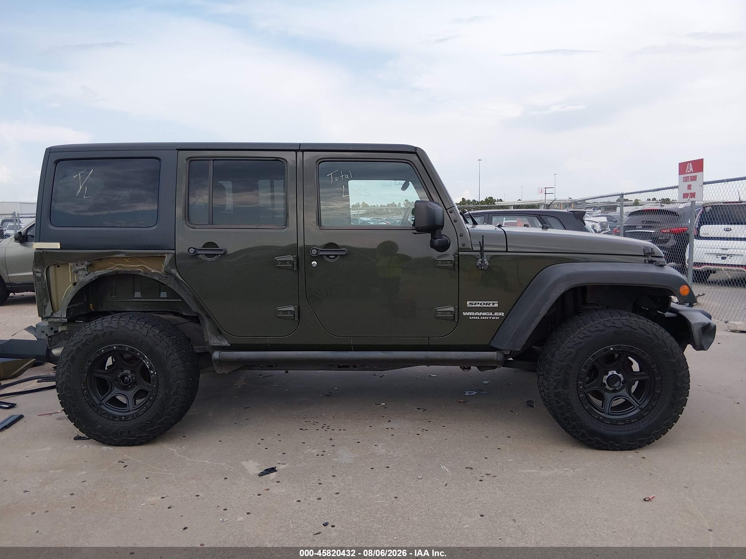 2015 Jeep Wrangler Unlimited Sport Green vin: 1C4BJWDG9FL676860