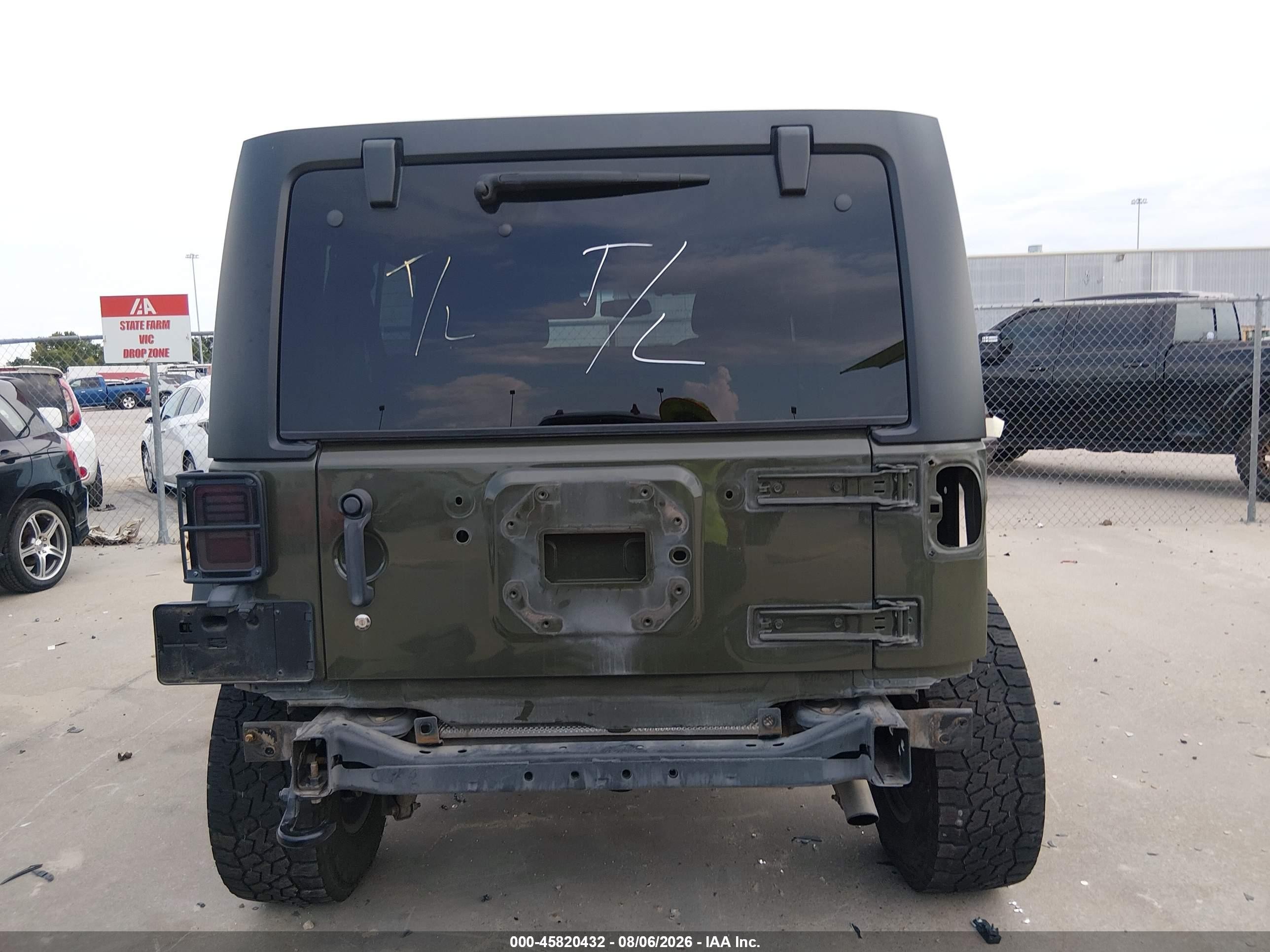 2015 Jeep Wrangler Unlimited Sport Green vin: 1C4BJWDG9FL676860