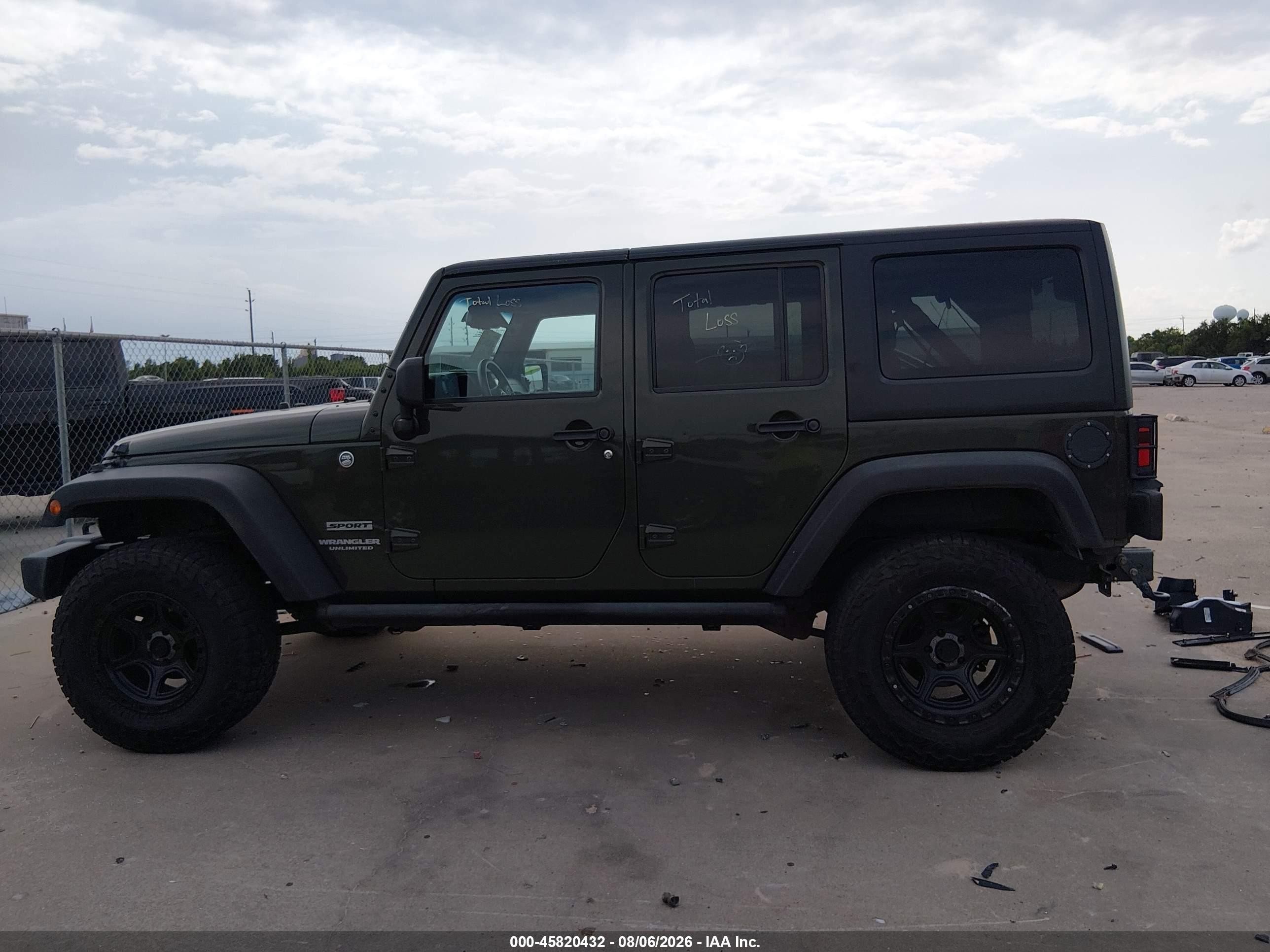 2015 Jeep Wrangler Unlimited Sport Green vin: 1C4BJWDG9FL676860