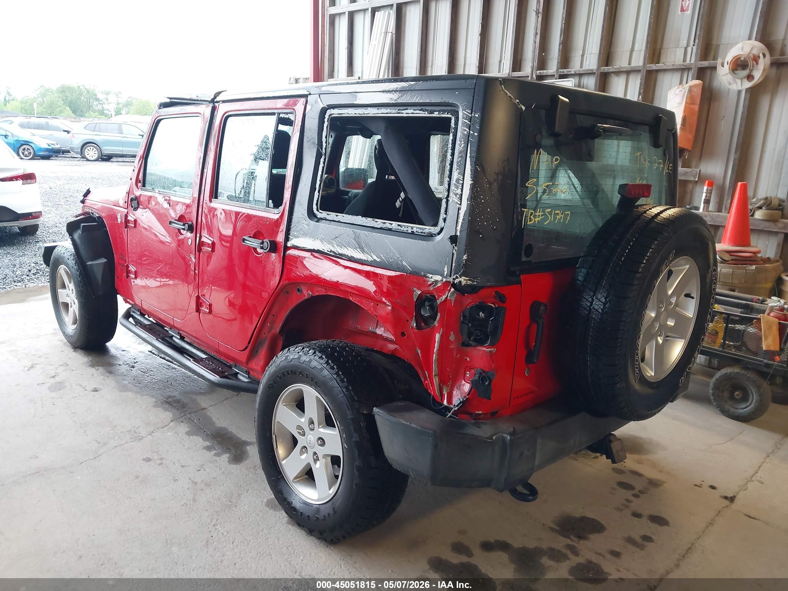 2015 Jeep Wrangler Unlimited Sport Red vin: 1C4BJWDG9FL692783