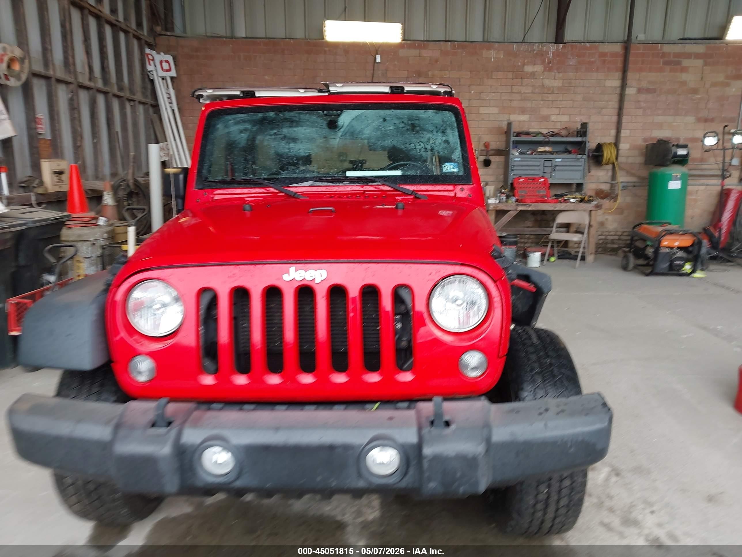 2015 Jeep Wrangler Unlimited Sport Red vin: 1C4BJWDG9FL692783
