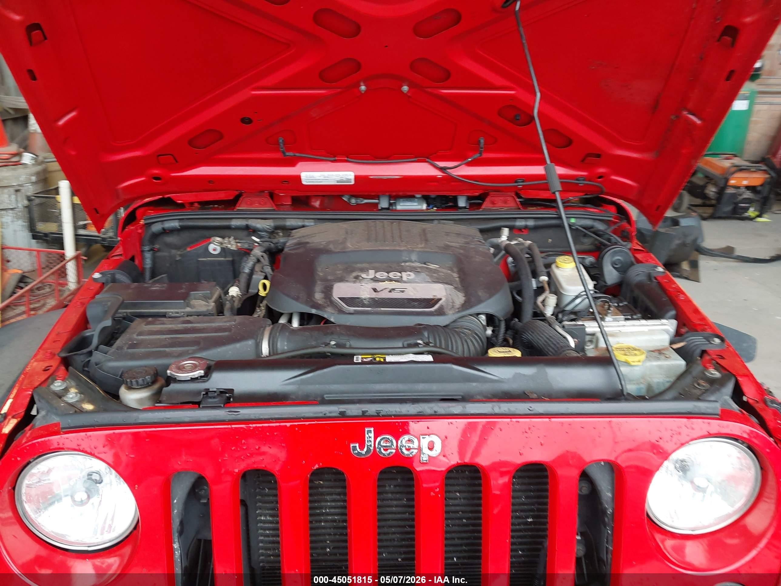 2015 Jeep Wrangler Unlimited Sport Red vin: 1C4BJWDG9FL692783