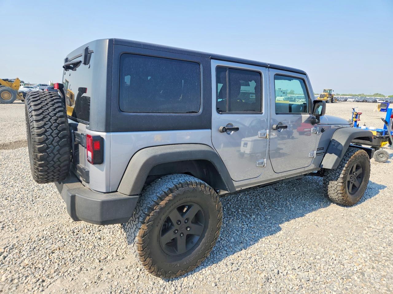 2015 Jeep Wrangler Unlimited Sport Silver vin: 1C4BJWDG9FL739715