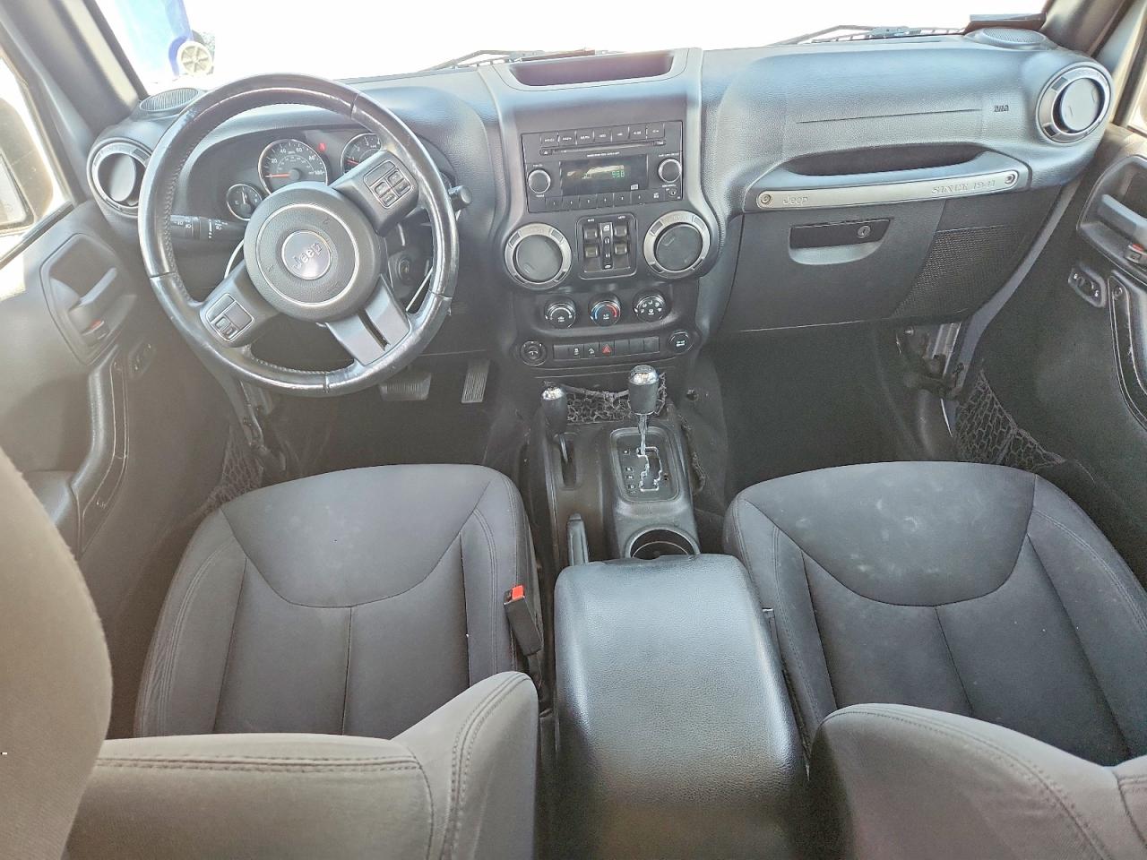 2015 Jeep Wrangler Unlimited Sport Silver vin: 1C4BJWDG9FL739715