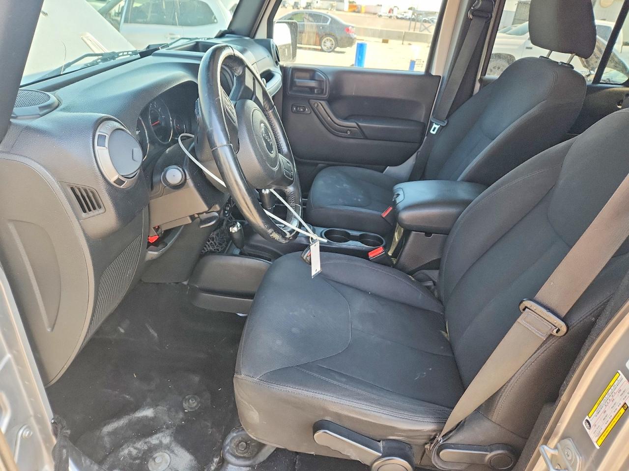2015 Jeep Wrangler Unlimited Sport Silver vin: 1C4BJWDG9FL739715