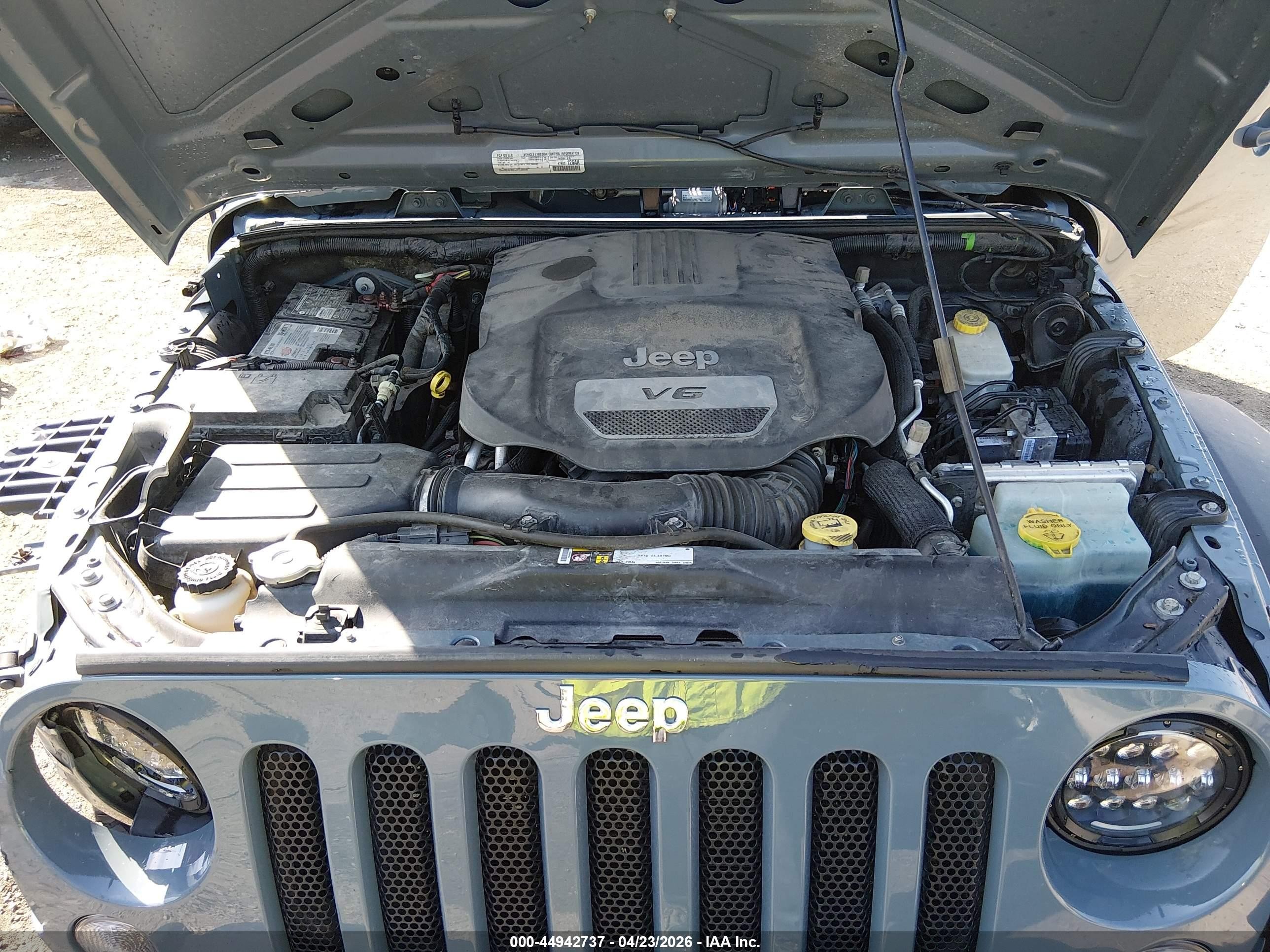 2015 Jeep Wrangler Unlimited Sport Gray vin: 1C4BJWDG9FL773444
