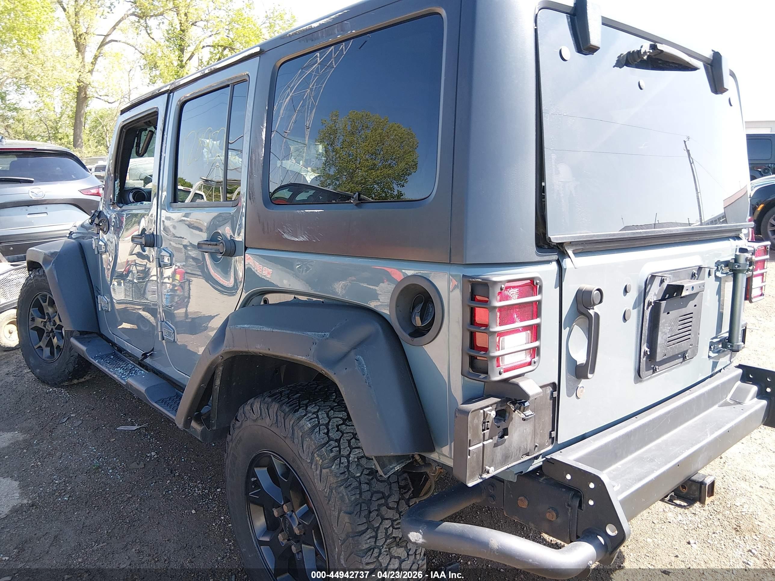 2015 Jeep Wrangler Unlimited Sport Gray vin: 1C4BJWDG9FL773444
