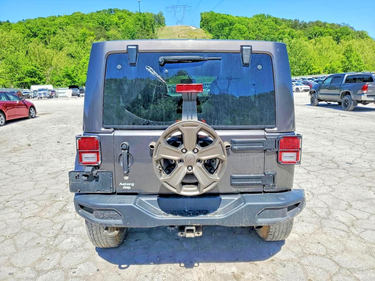 2018 Jeep Wrangler Unlimited Sport Gray vin: 1C4BJWDG9JL871723