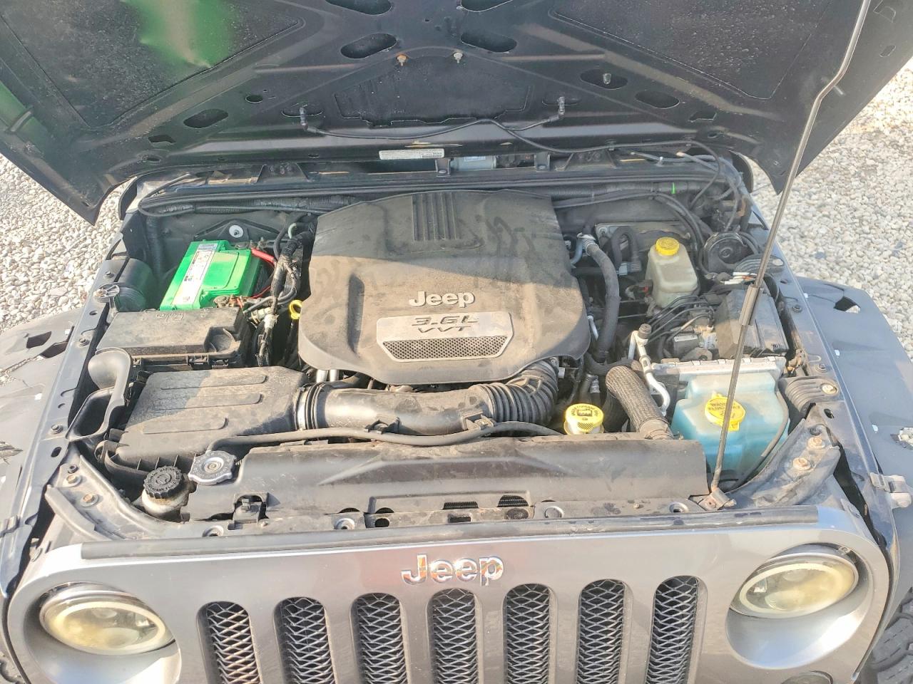 2013 Jeep Wrangler Unlimited Sport Black vin: 1C4BJWDGXDL588042