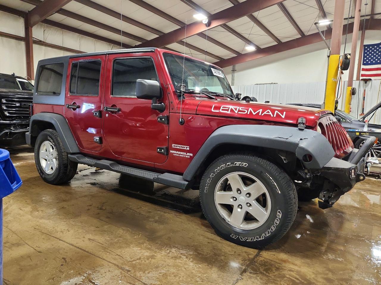 2013 Jeep Wrangler Unlimited Sport Burgundy vin: 1C4BJWDGXDL609780