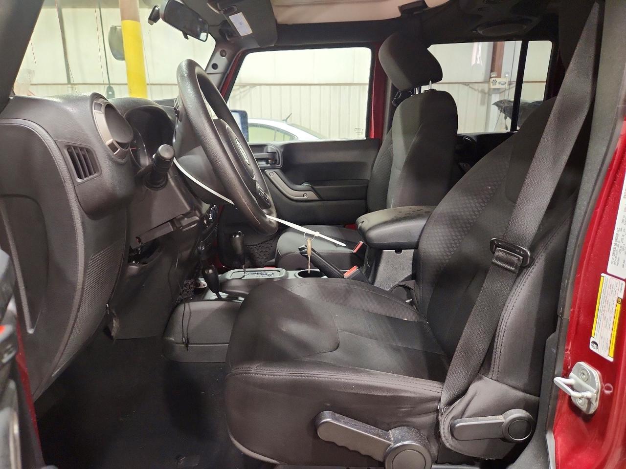 2013 Jeep Wrangler Unlimited Sport Burgundy vin: 1C4BJWDGXDL609780