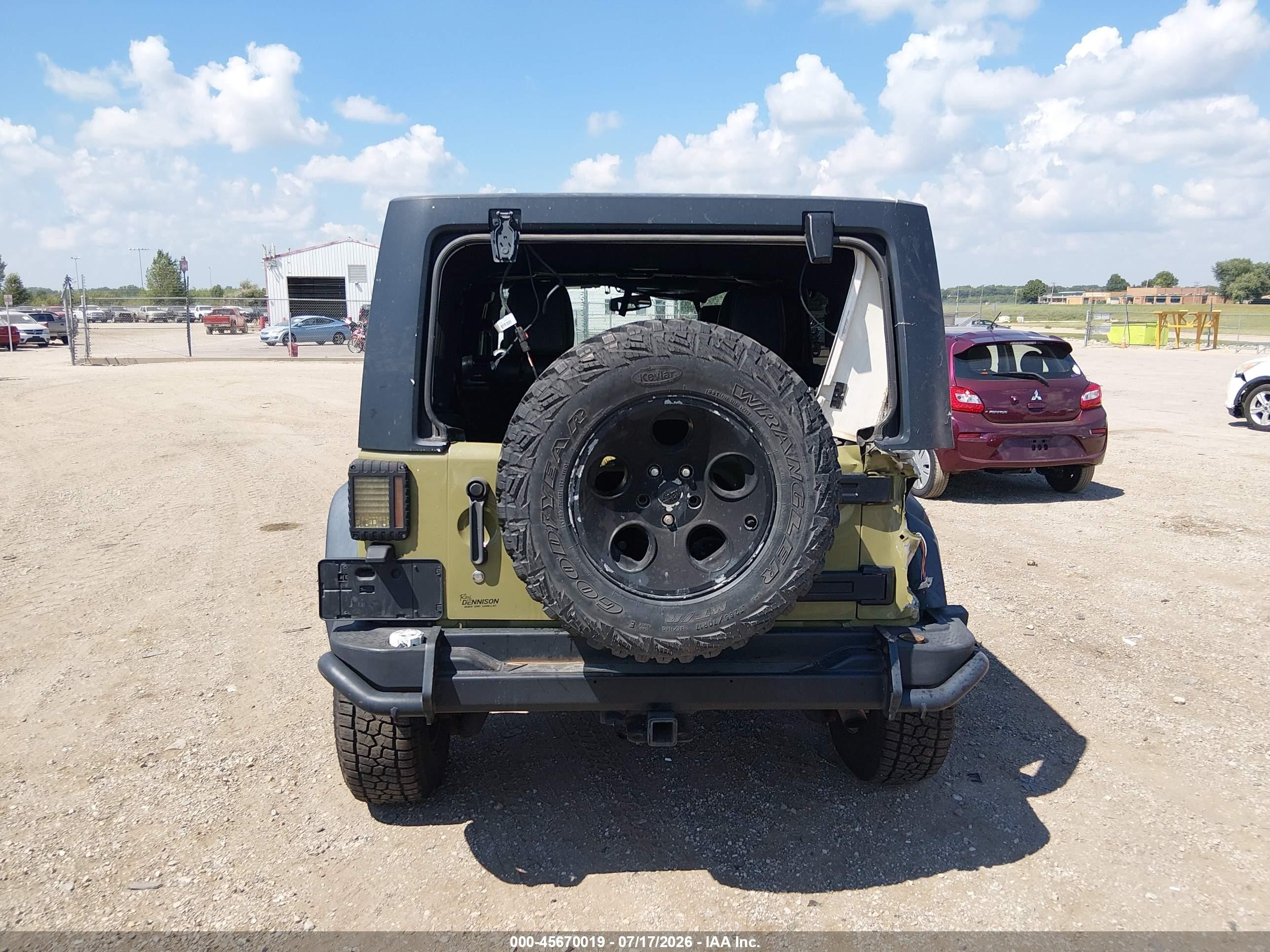 2013 Jeep Wrangler Unlimited Freedom Edition Green vin: 1C4BJWDGXDL618527