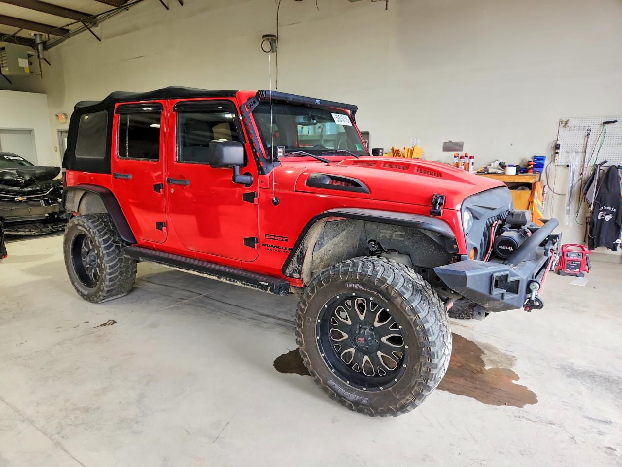 2013 Jeep Wrangler Unlimited Sport Red vin: 1C4BJWDGXDL643038