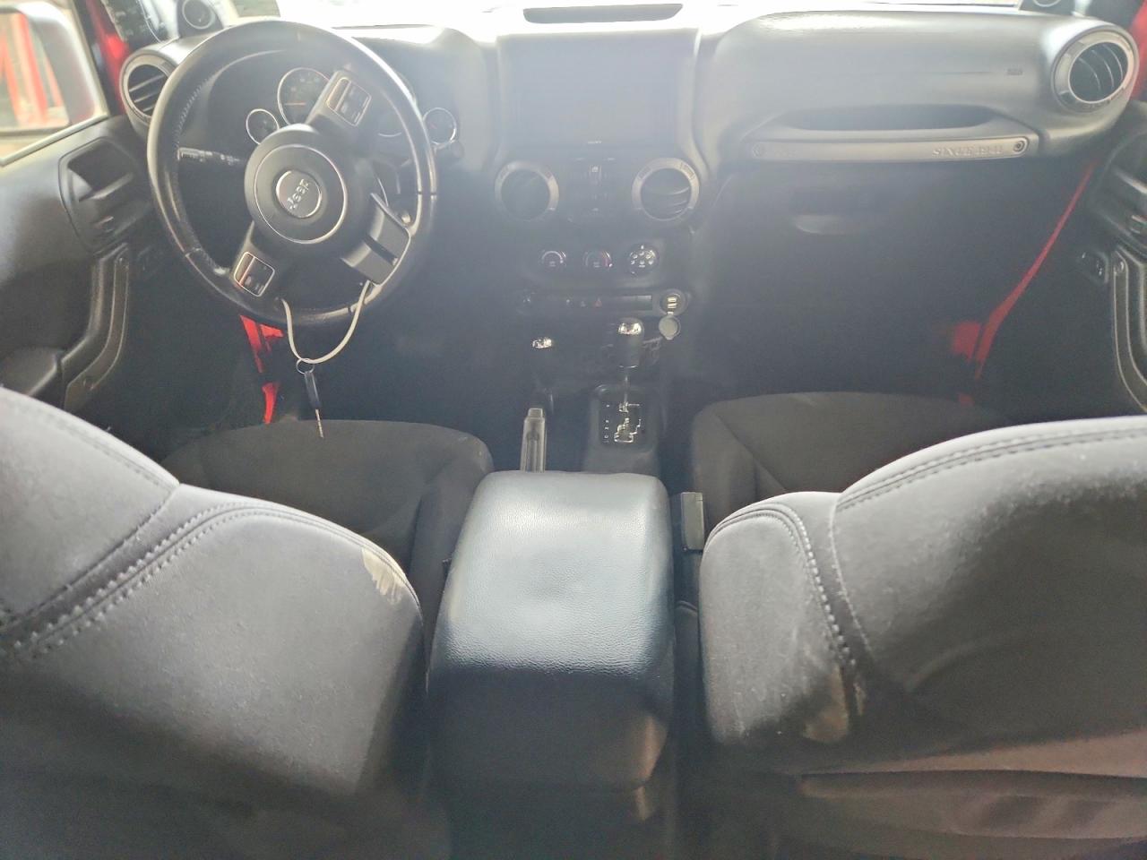 2013 Jeep Wrangler Unlimited Sport Red vin: 1C4BJWDGXDL643038