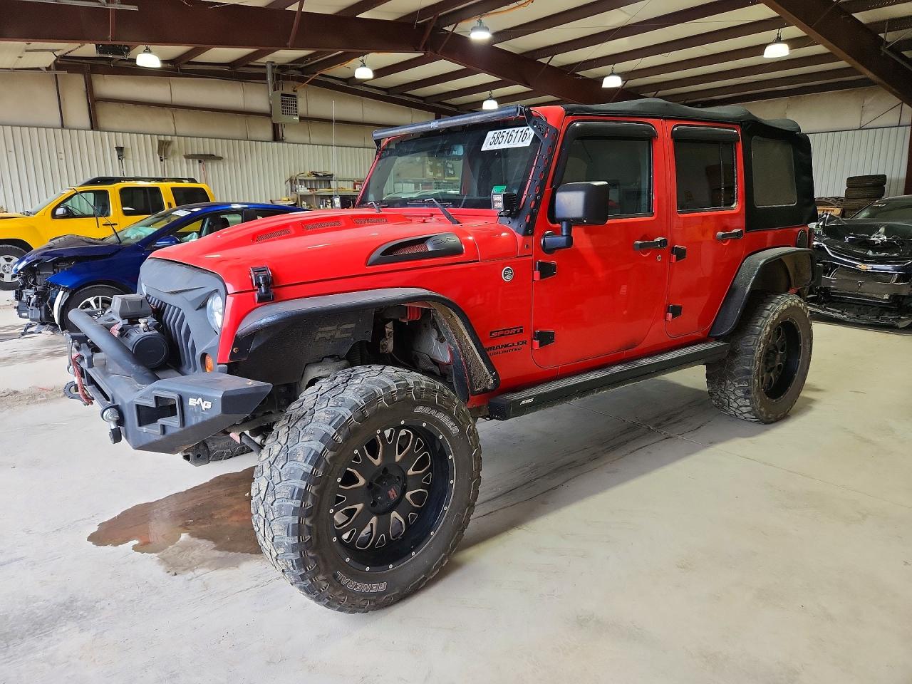 2013 Jeep Wrangler Unlimited Sport Red vin: 1C4BJWDGXDL643038