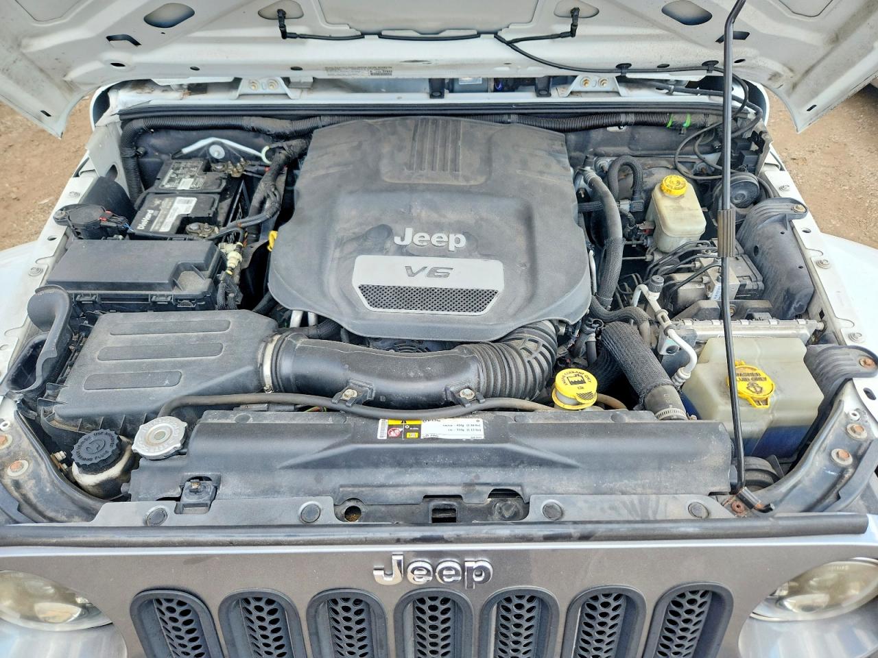 2014 Jeep Wrangler Unlimited Sport Белый vin: 1C4BJWDGXEL196051