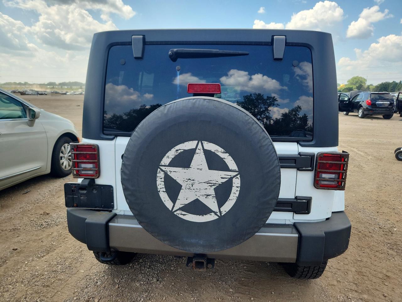2014 Jeep Wrangler Unlimited Sport Белый vin: 1C4BJWDGXEL196051