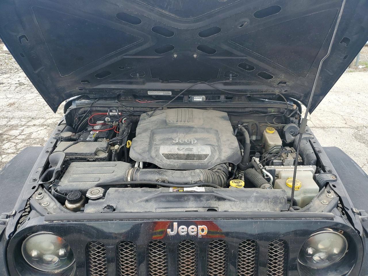 2014 Jeep Wrangler Unlimited Sport Black vin: 1C4BJWDGXEL202110