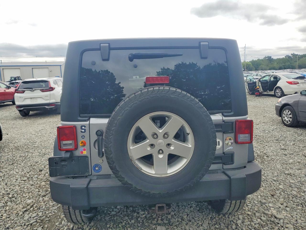 2014 Jeep Wrangler Unlimited Sport Gray vin: 1C4BJWDGXEL263490