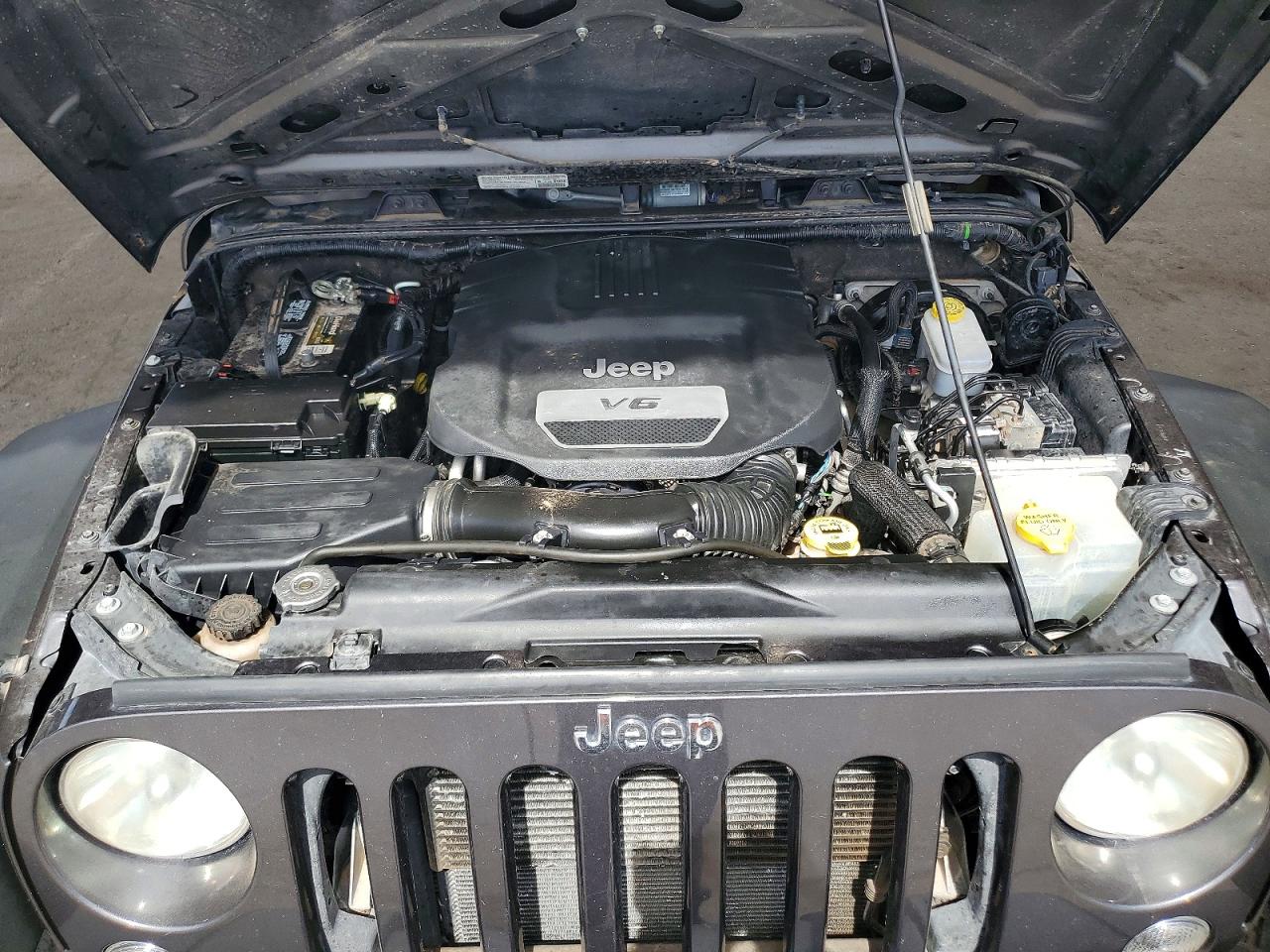 2014 Jeep Wrangler Unlimited Sport Серый vin: 1C4BJWDGXEL299289