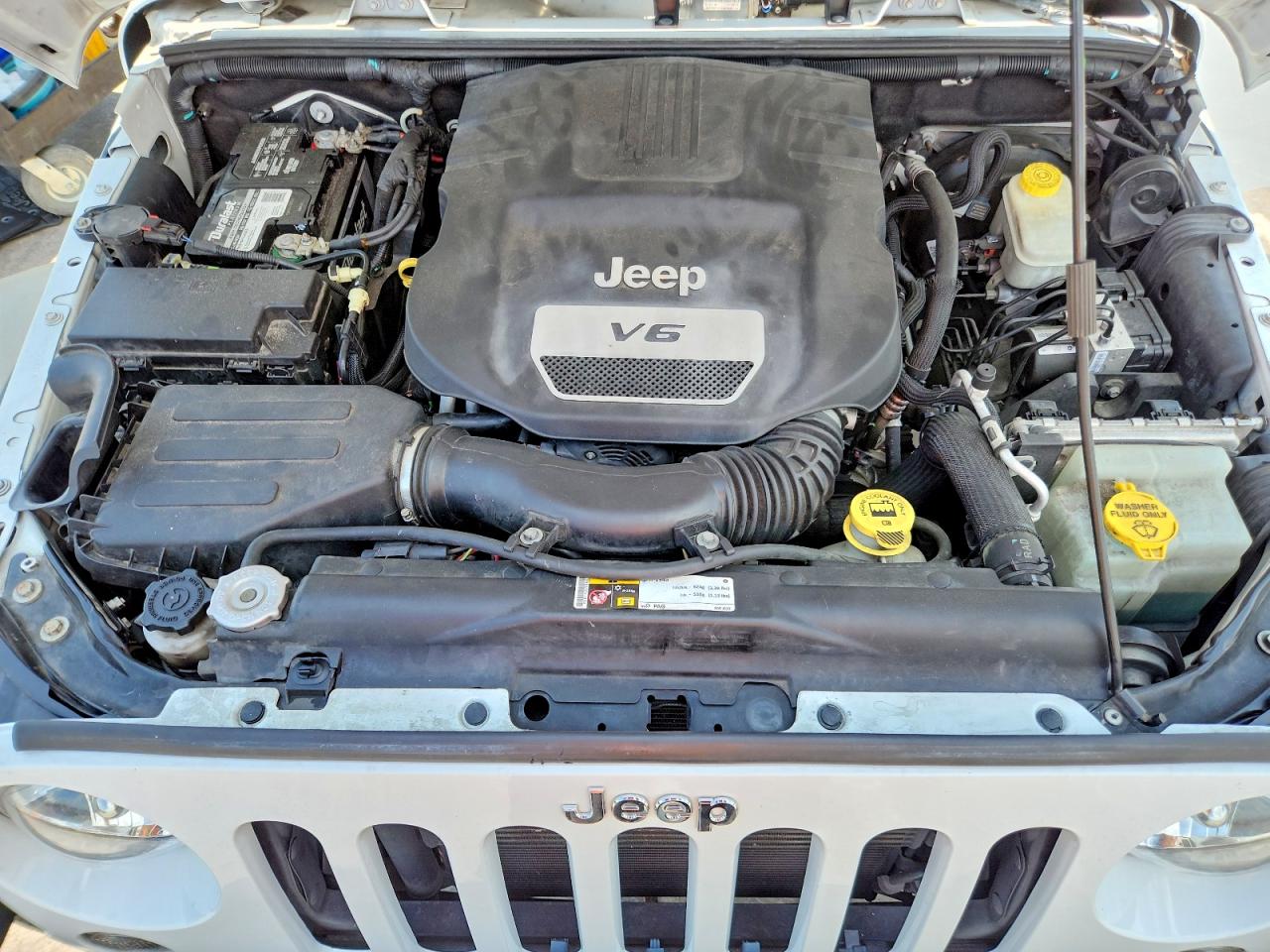2015 Jeep Wrangler Unlimited Sport White vin: 1C4BJWDGXFL525977