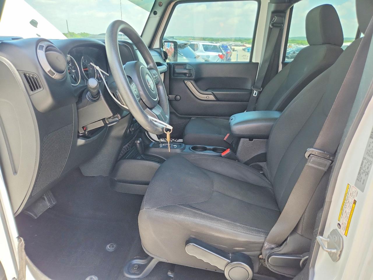 2015 Jeep Wrangler Unlimited Sport White vin: 1C4BJWDGXFL525977
