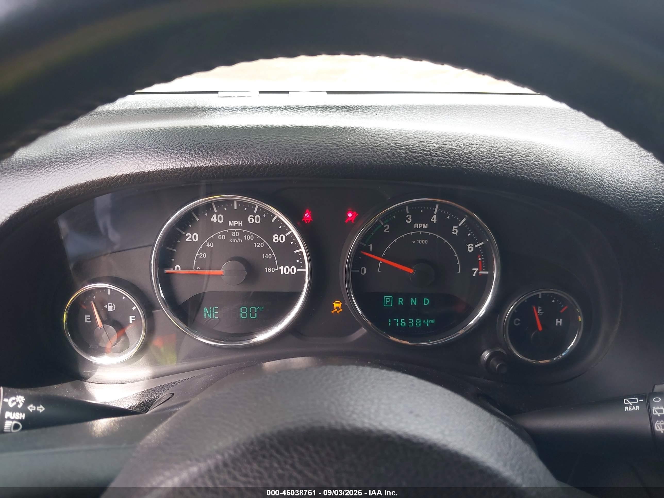 2015 Jeep Wrangler Unlimited Sport Red vin: 1C4BJWDGXFL555318