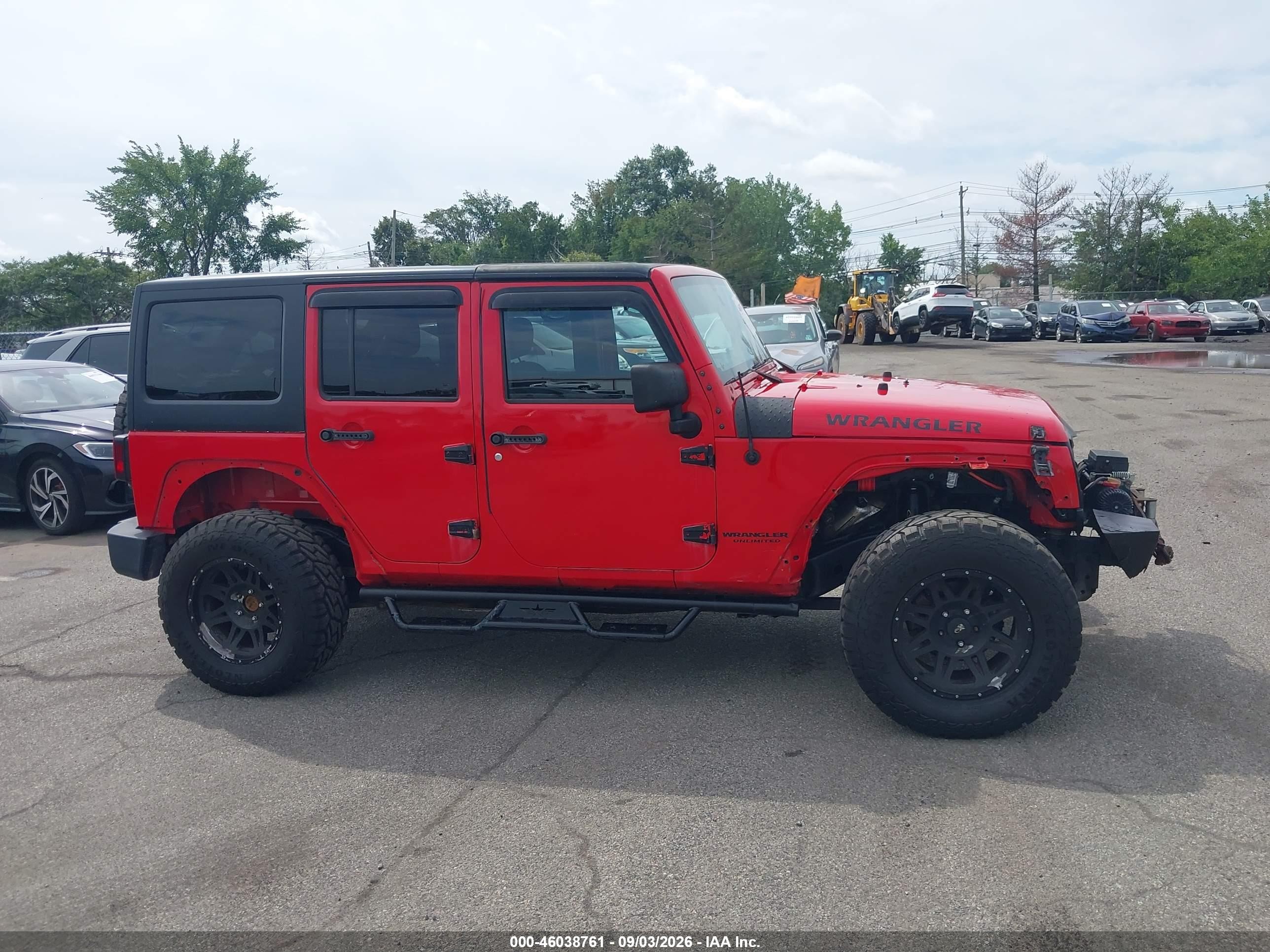 2015 Jeep Wrangler Unlimited Sport Red vin: 1C4BJWDGXFL555318
