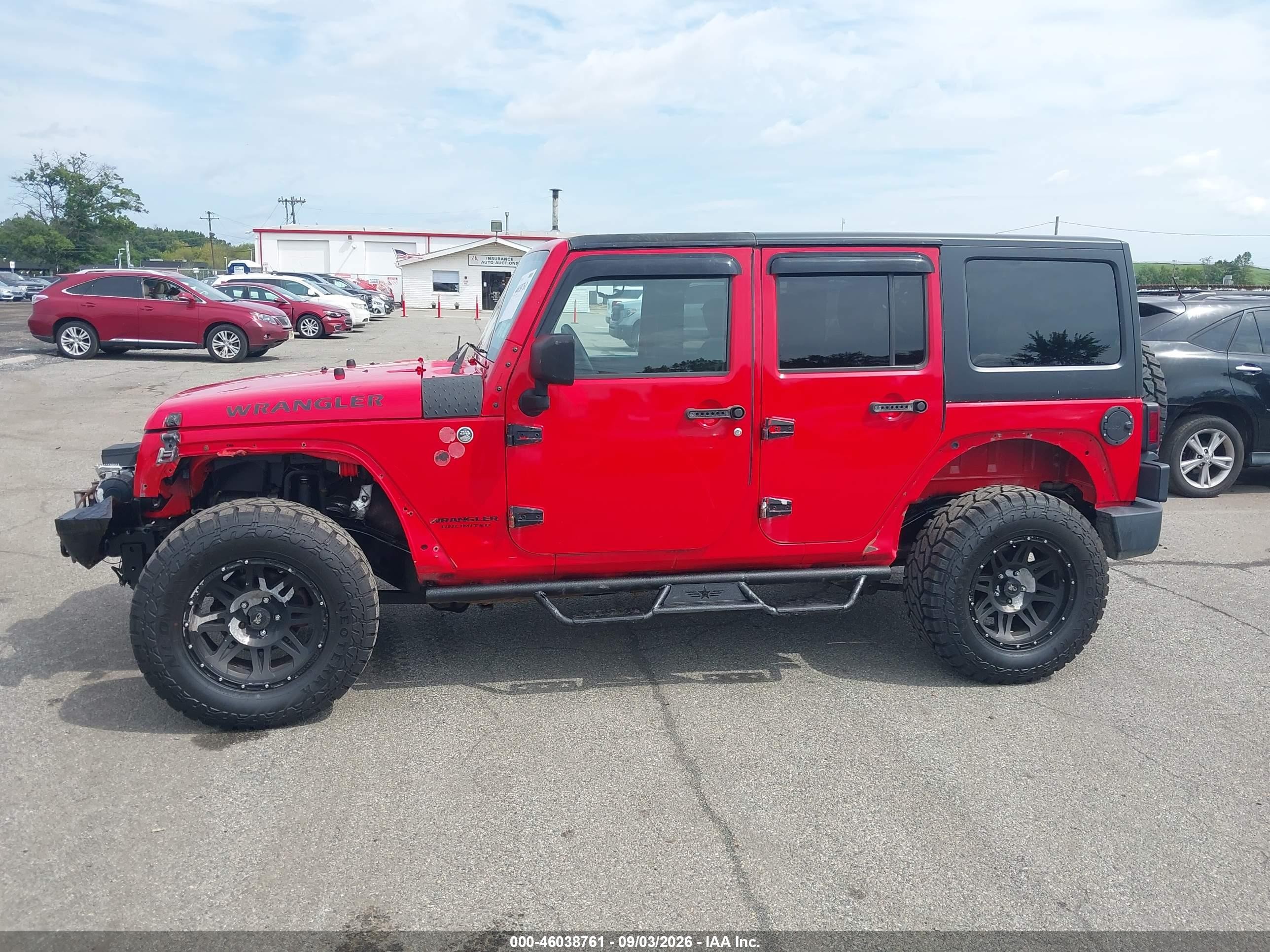 2015 Jeep Wrangler Unlimited Sport Red vin: 1C4BJWDGXFL555318